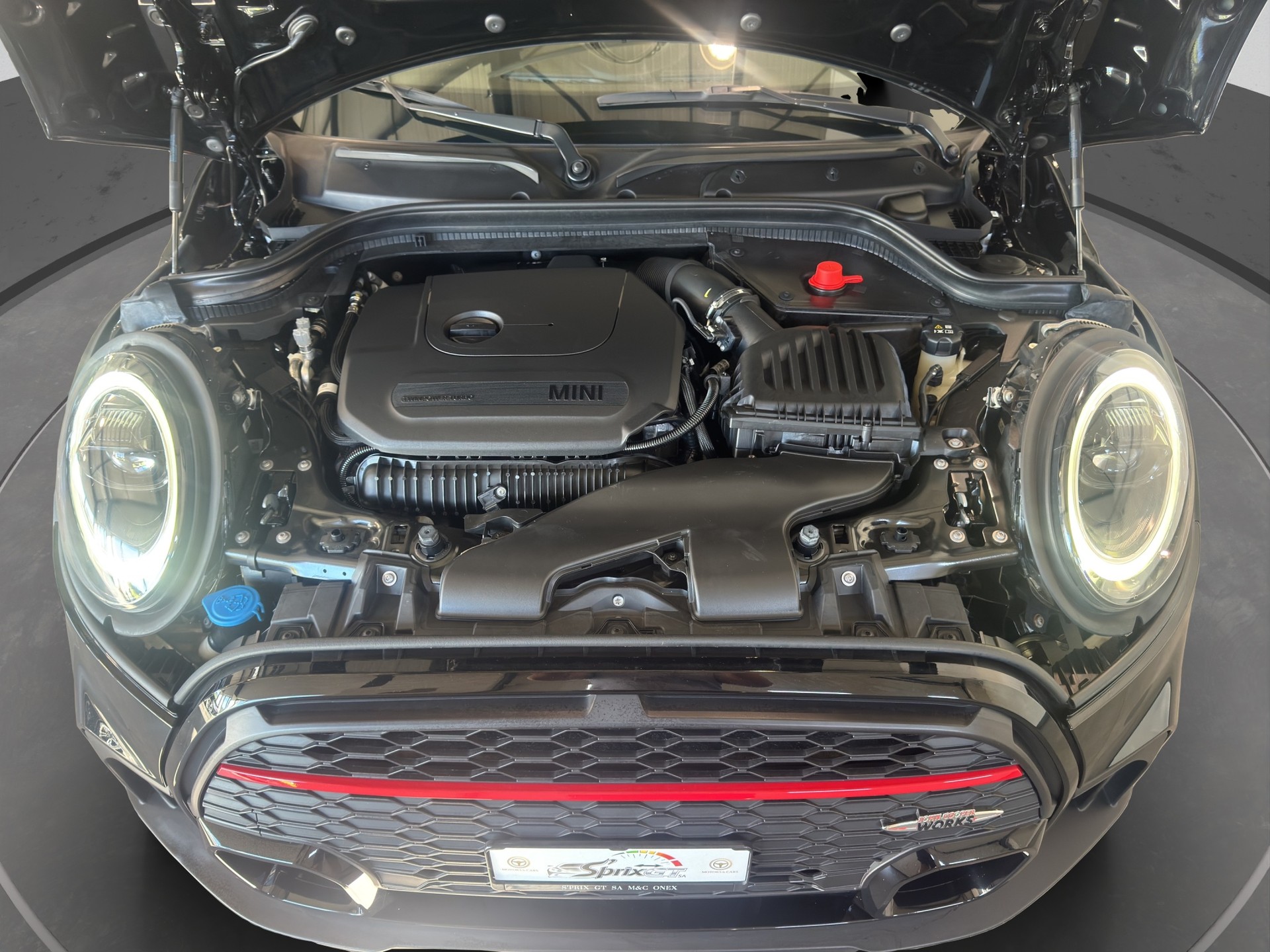 MINI Cooper John Cooper Works Cabriolet Steptronic-image-20