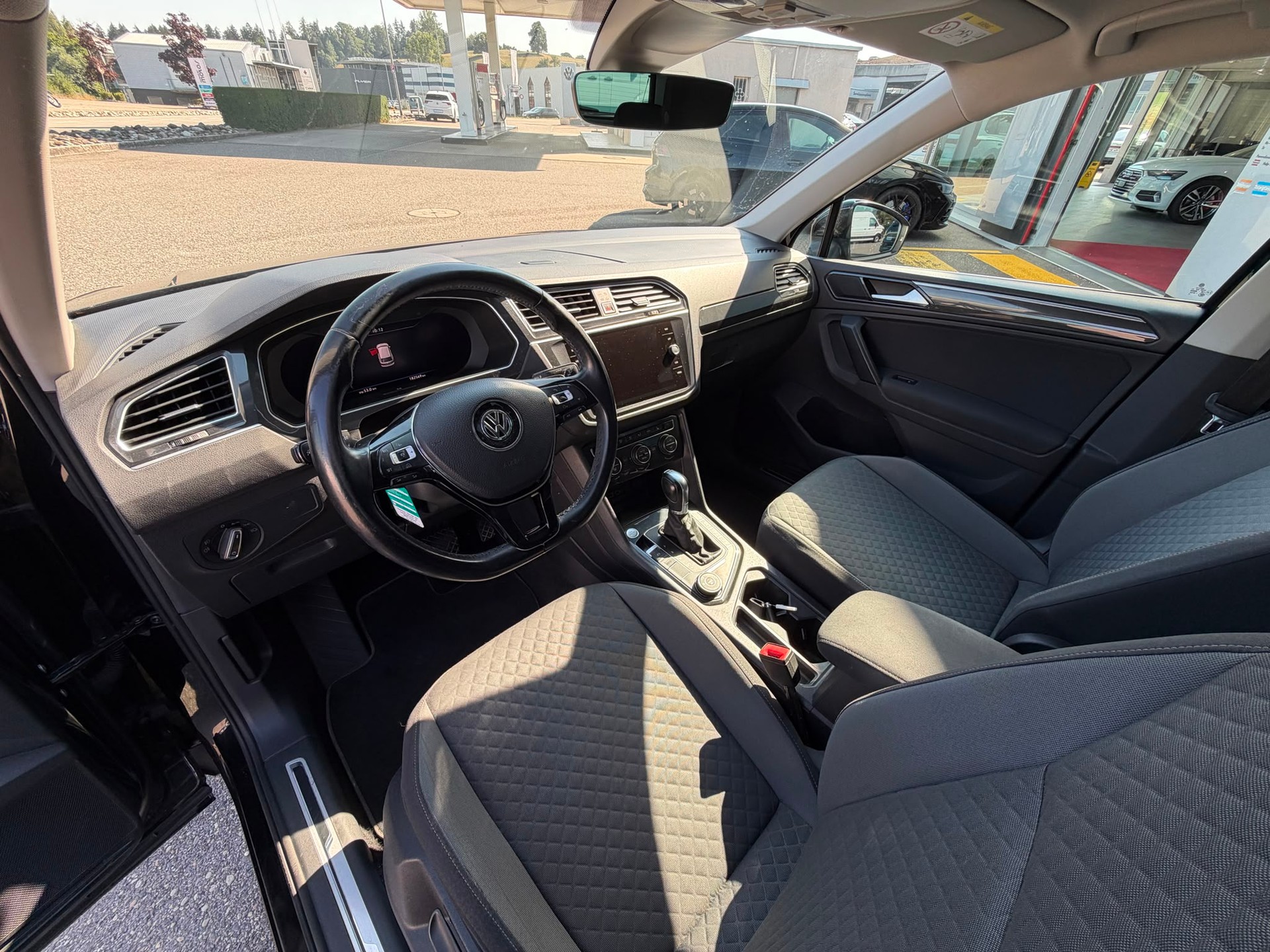 VW Tiguan 2.0TSI Comfortline 4Motion DSG-image-10