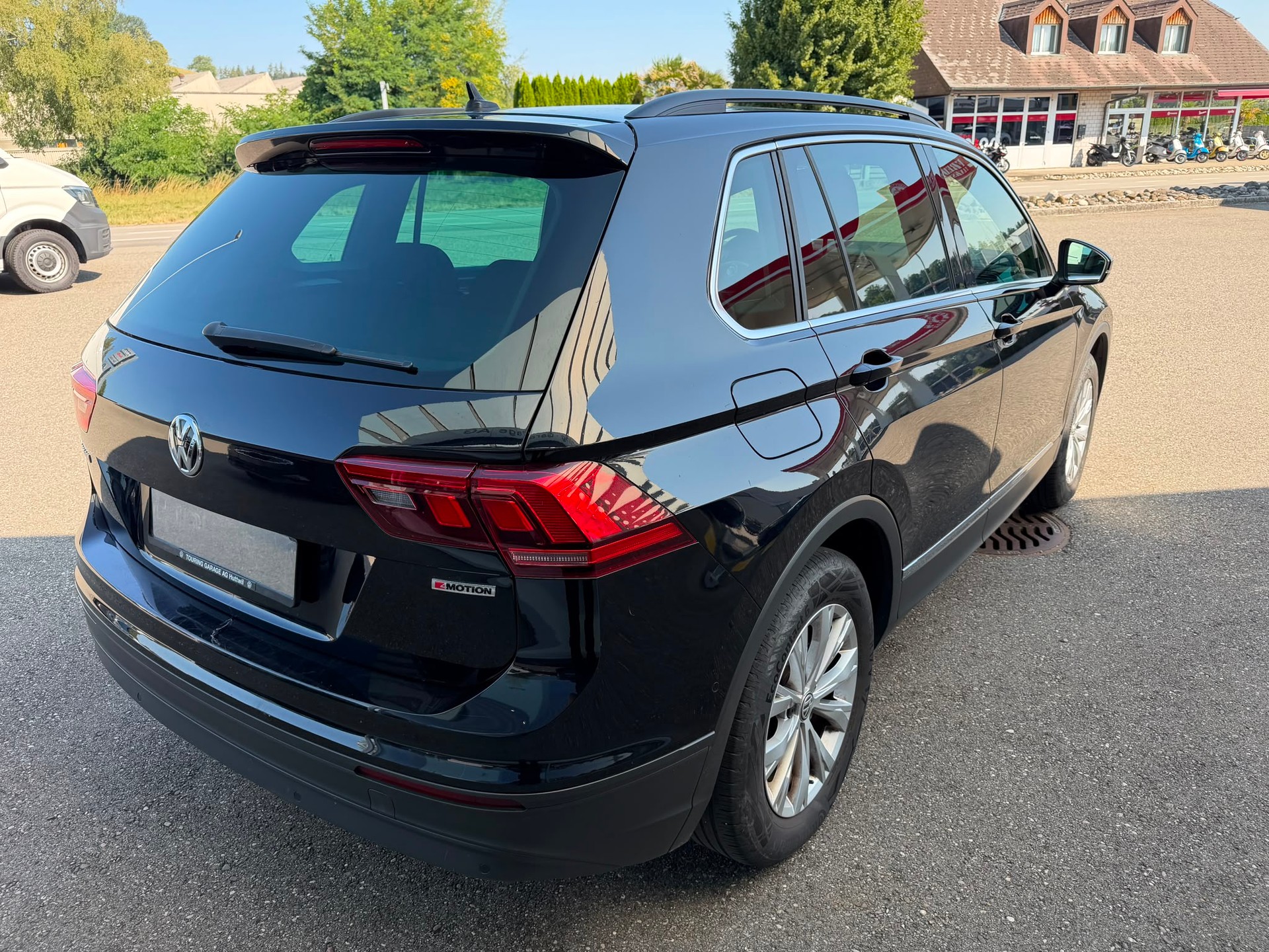 VW Tiguan 2.0TSI Comfortline 4Motion DSG-image-4