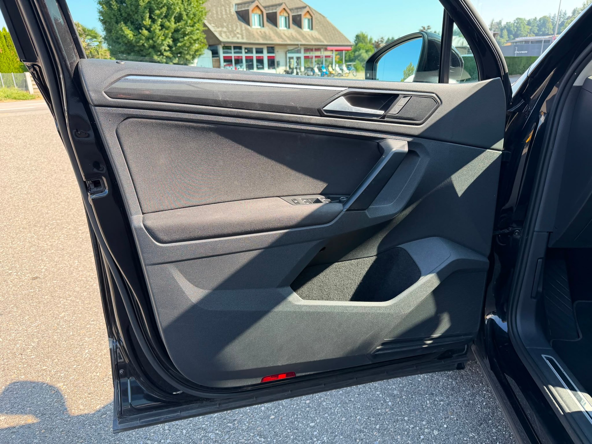 VW Tiguan 2.0TSI Comfortline 4Motion DSG-image-12