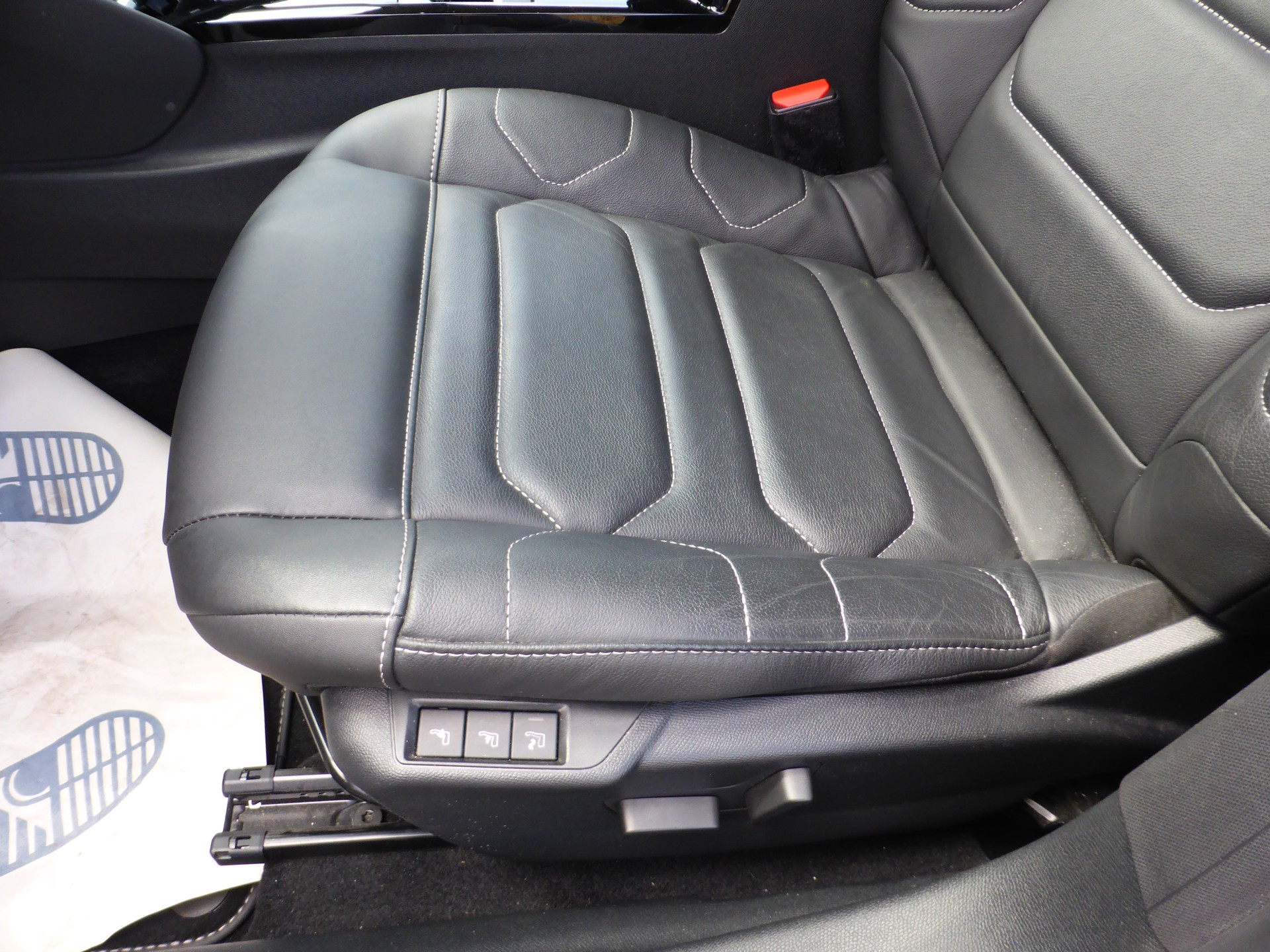 CITROEN C4 1.2 Pure Tech Shine Pack EAT8-image-10
