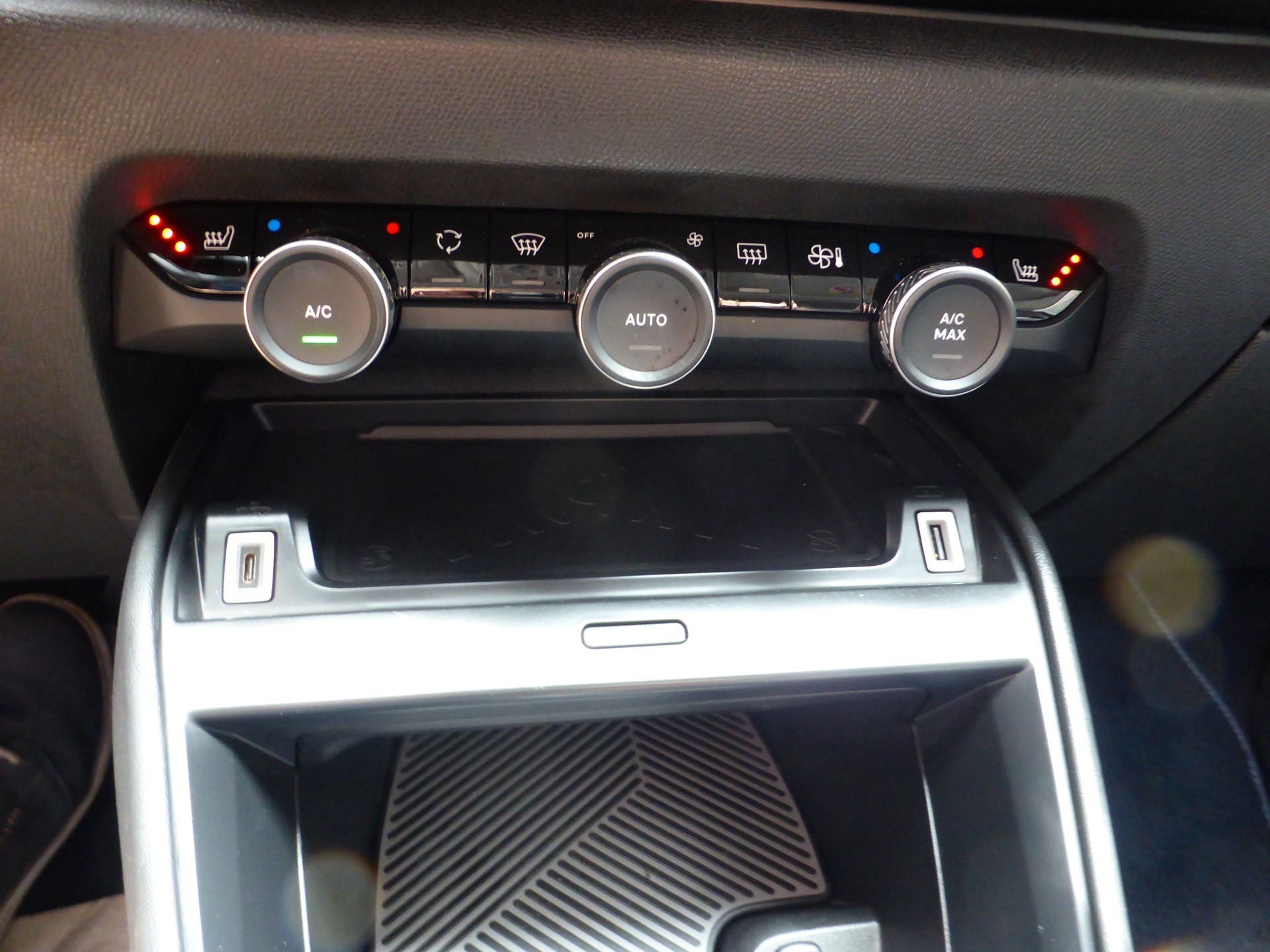 CITROEN C4 1.2 Pure Tech Shine Pack EAT8-image-12