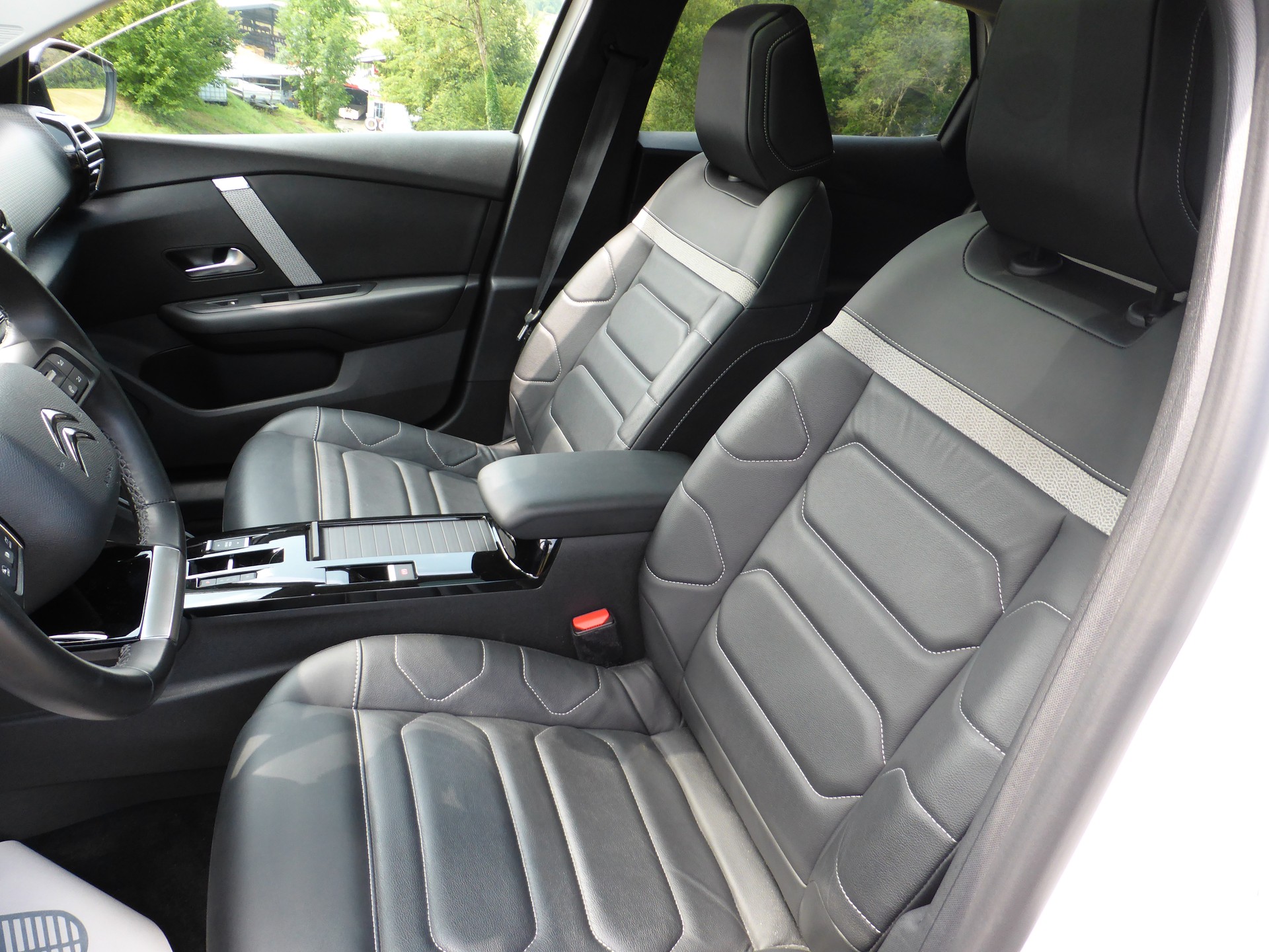 CITROEN C4 1.2 Pure Tech Shine Pack EAT8-image-9