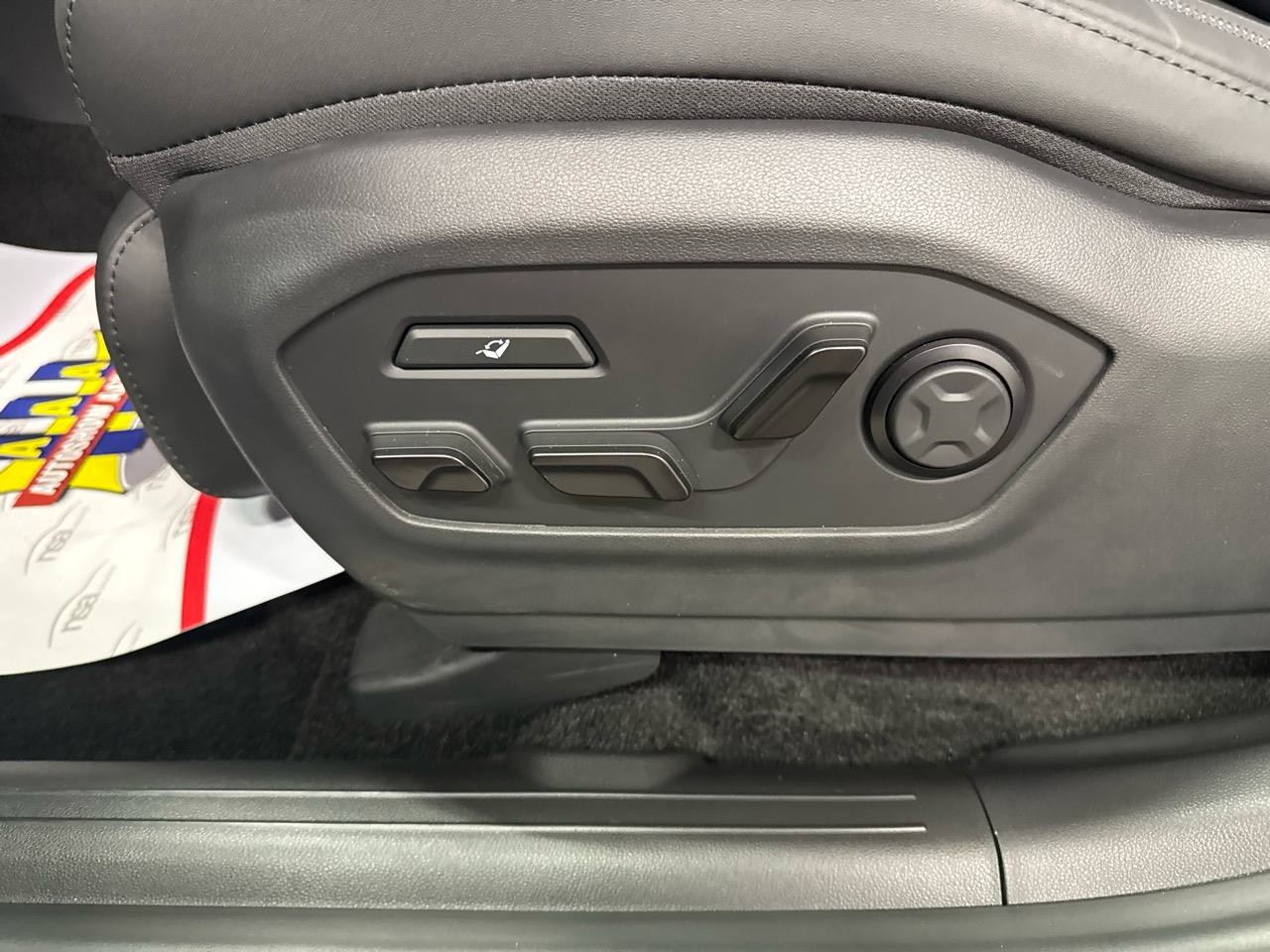 HYUNDAI Santa Fe 1.6 T-GDi PHEV Calligraphy 4WD Automatic-image-14