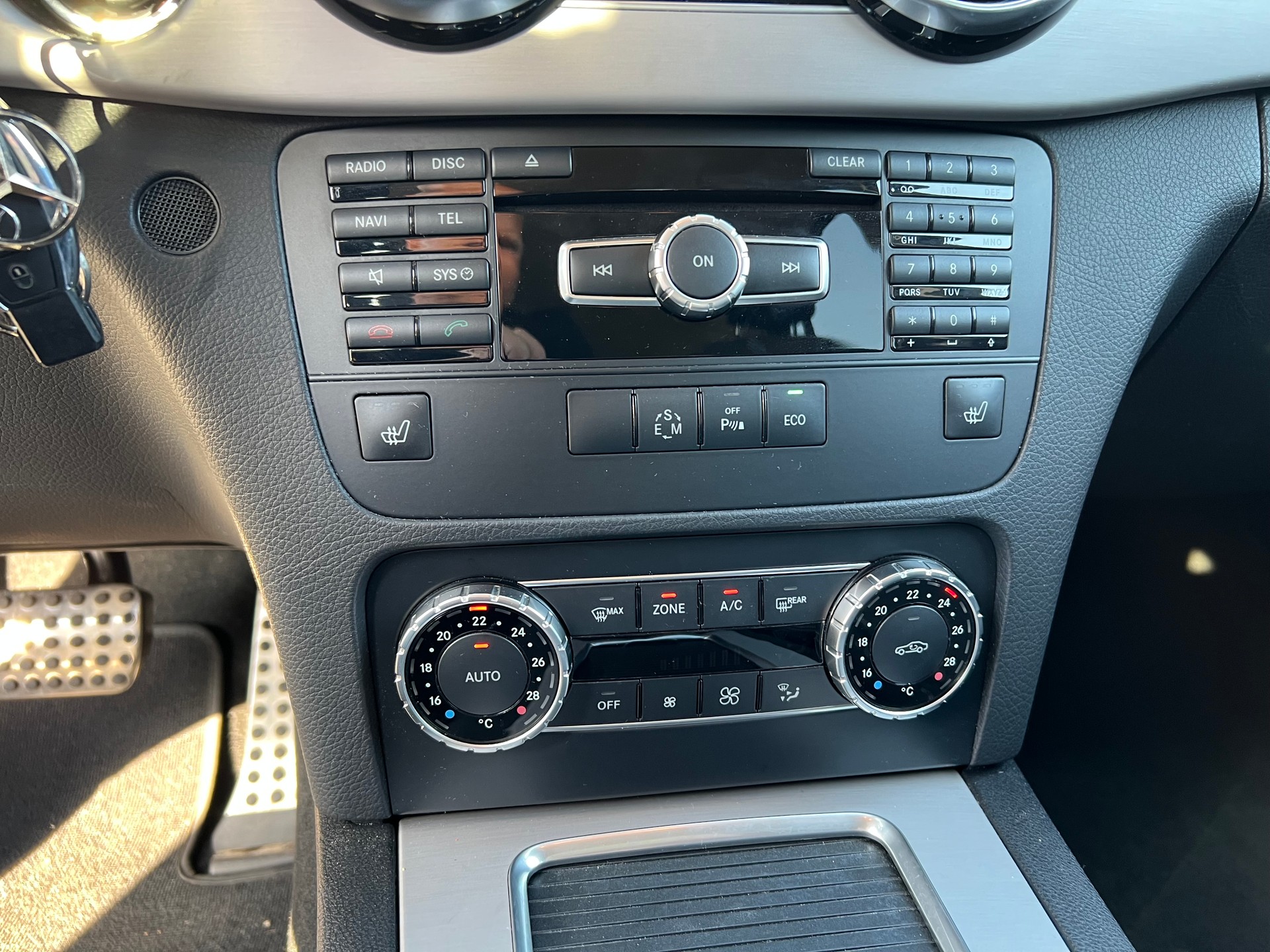 MERCEDES-BENZ GLK 220 BlueTEC Swiss Star Ed. 4Matic 7G-Tronic-image-15