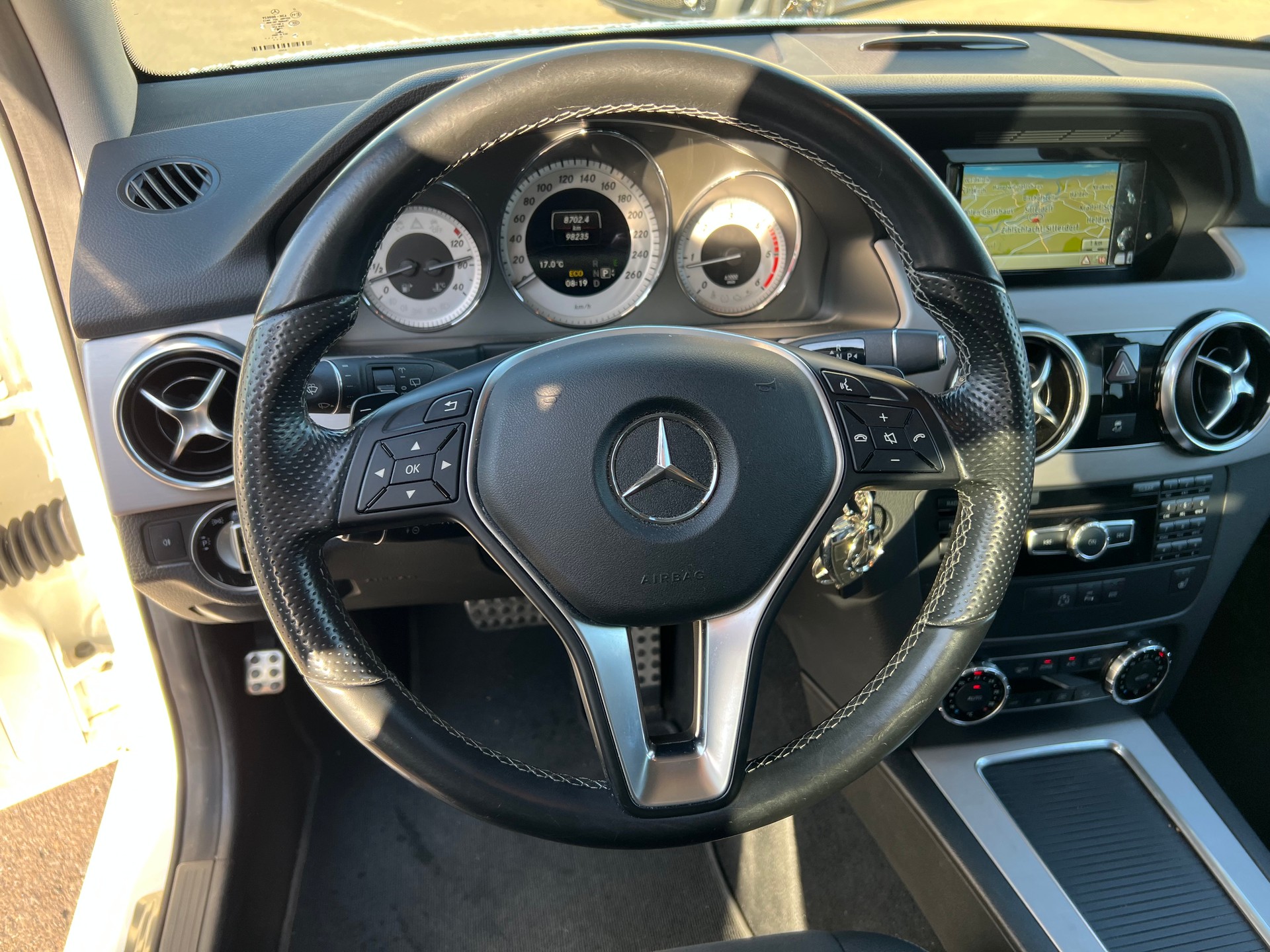 MERCEDES-BENZ GLK 220 BlueTEC Swiss Star Ed. 4Matic 7G-Tronic-image-17