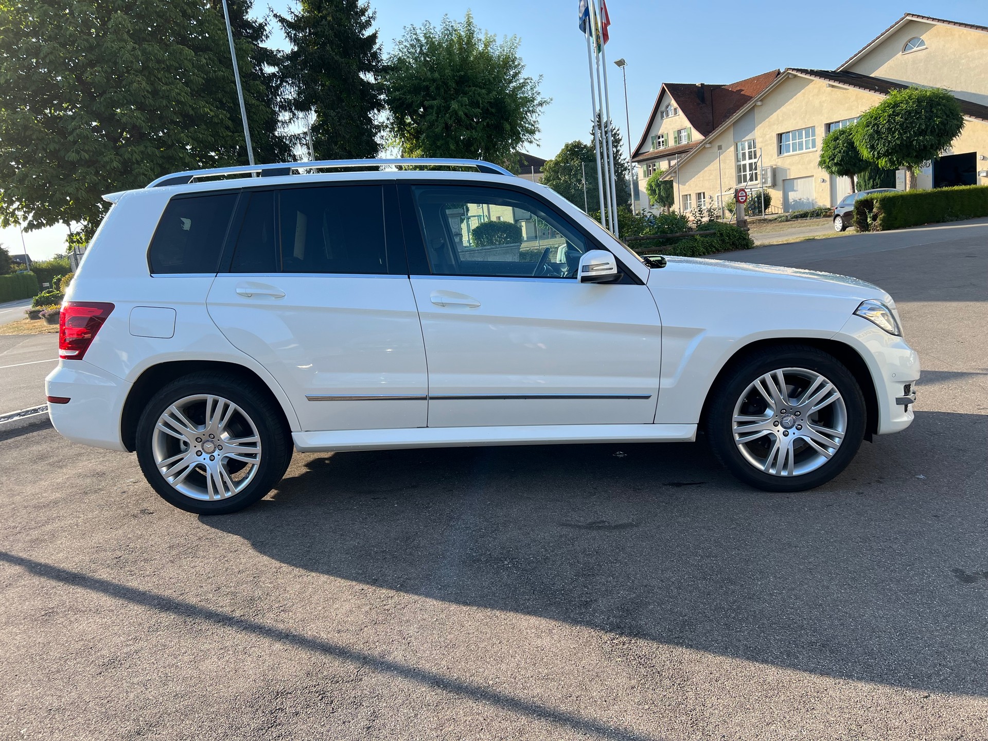MERCEDES-BENZ GLK 220 BlueTEC Swiss Star Ed. 4Matic 7G-Tronic-image-6