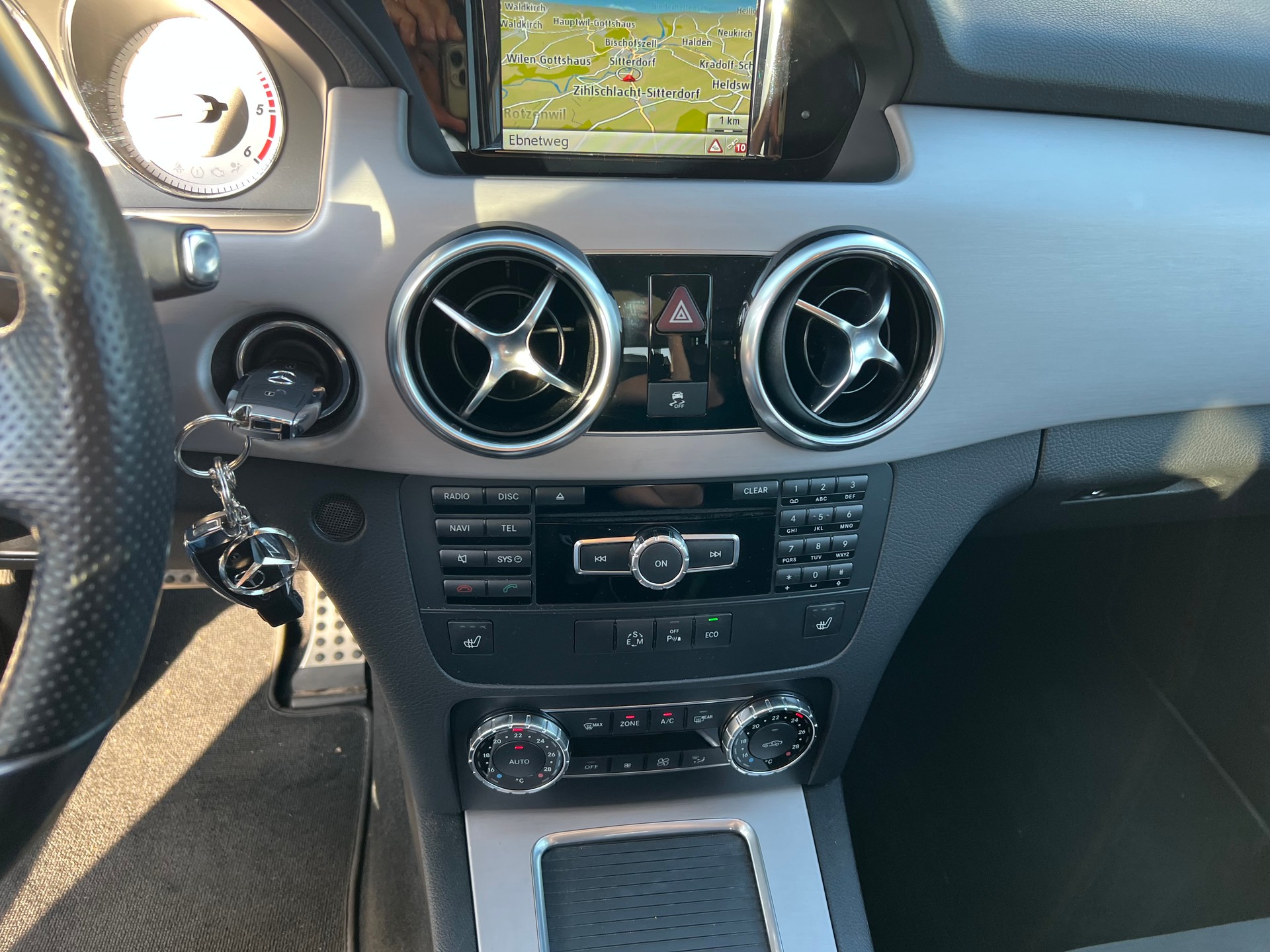 MERCEDES-BENZ GLK 220 BlueTEC Swiss Star Ed. 4Matic 7G-Tronic-image-14