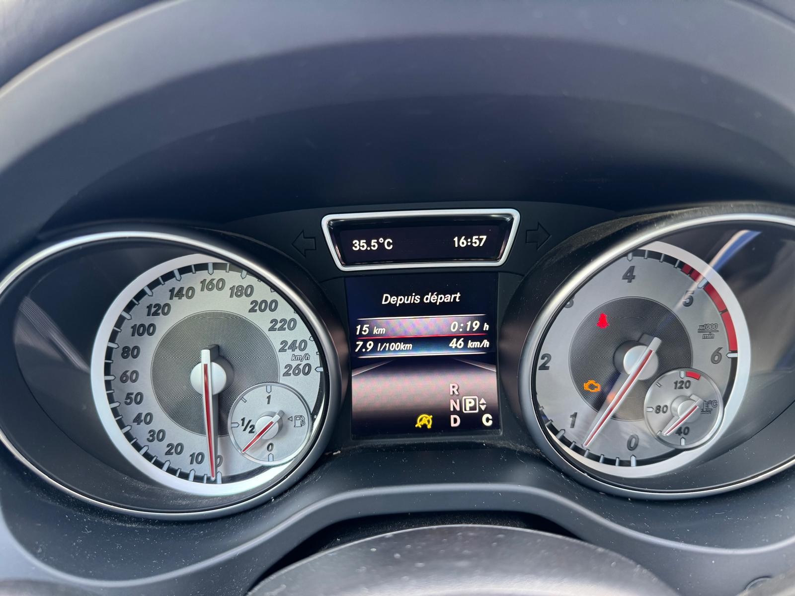 MERCEDES-BENZ GLA 200 CDI AMG Line 4Matic 7G-DCT-image-8