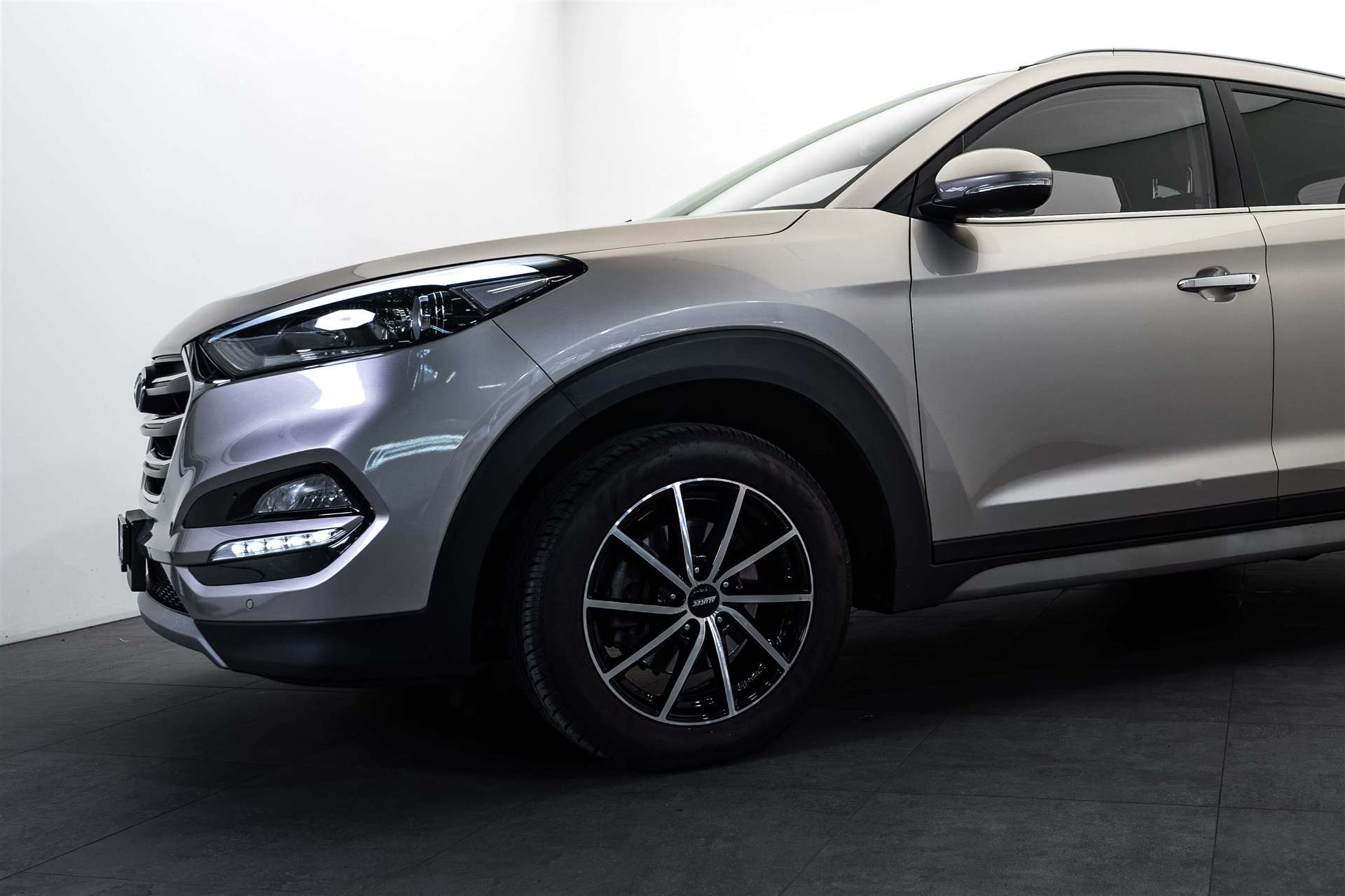 HYUNDAI HYUNDAI Tucson 1.7 CRDI Plena 2WD DCT-showroom-element-1