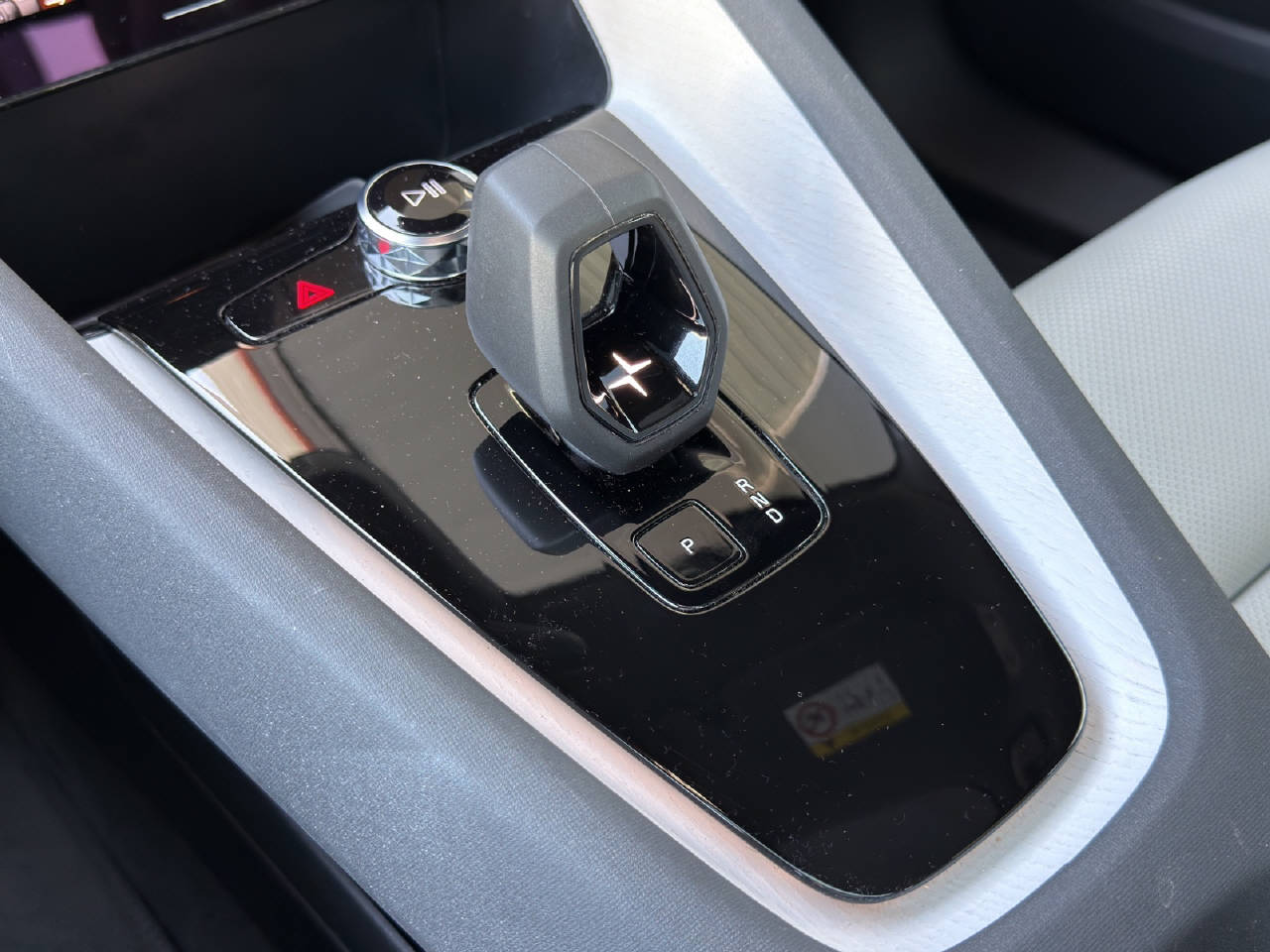 POLESTAR 2 Long Range Dual Motor Performance-image-7
