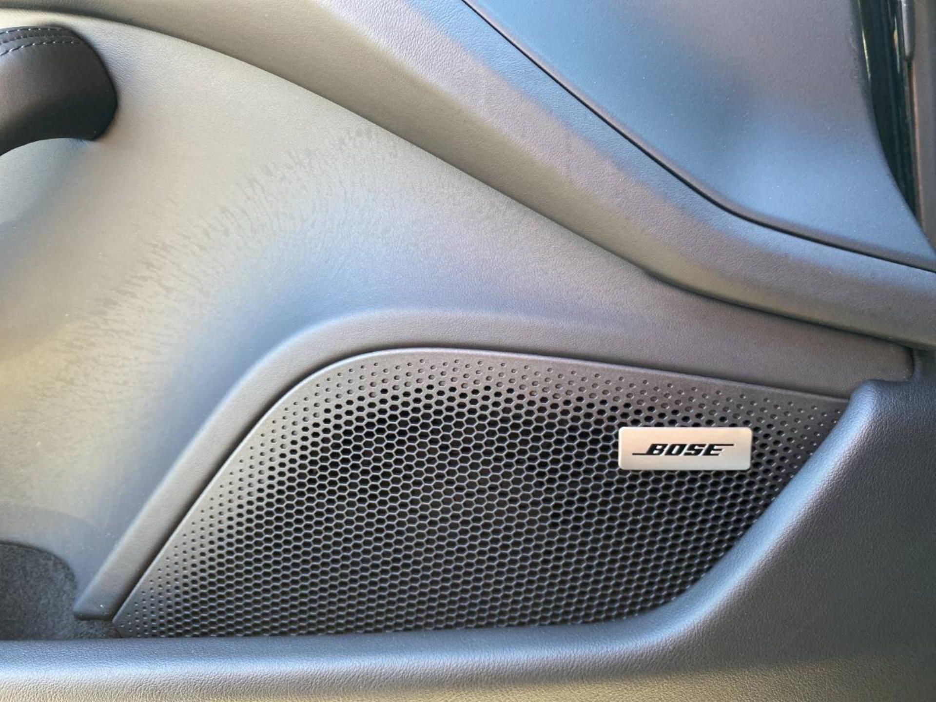 PORSCHE Taycan 4S-image-17