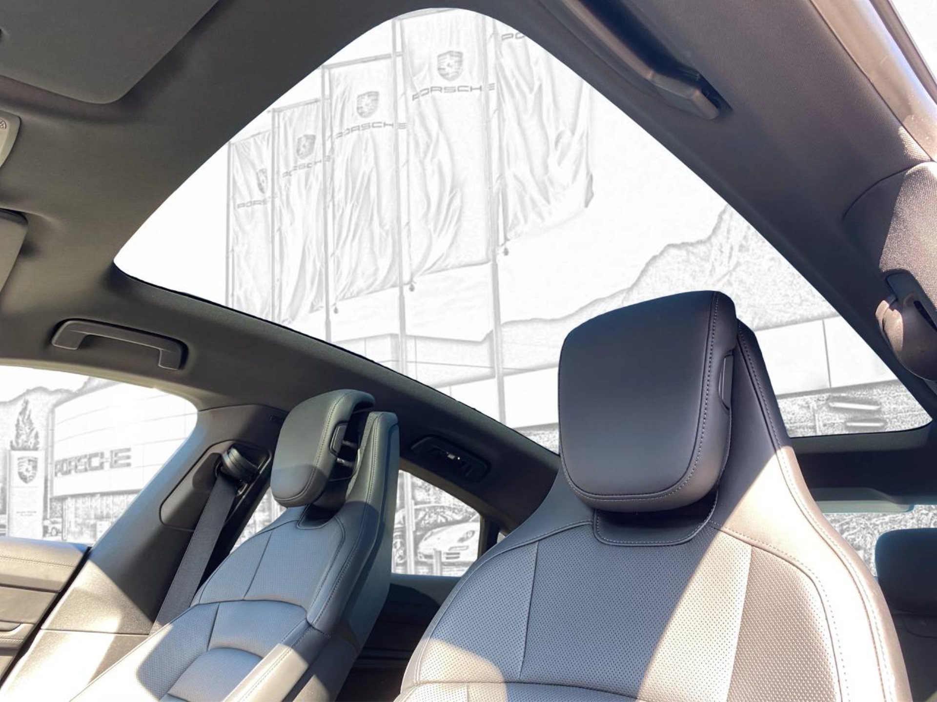 PORSCHE Taycan 4S-image-18