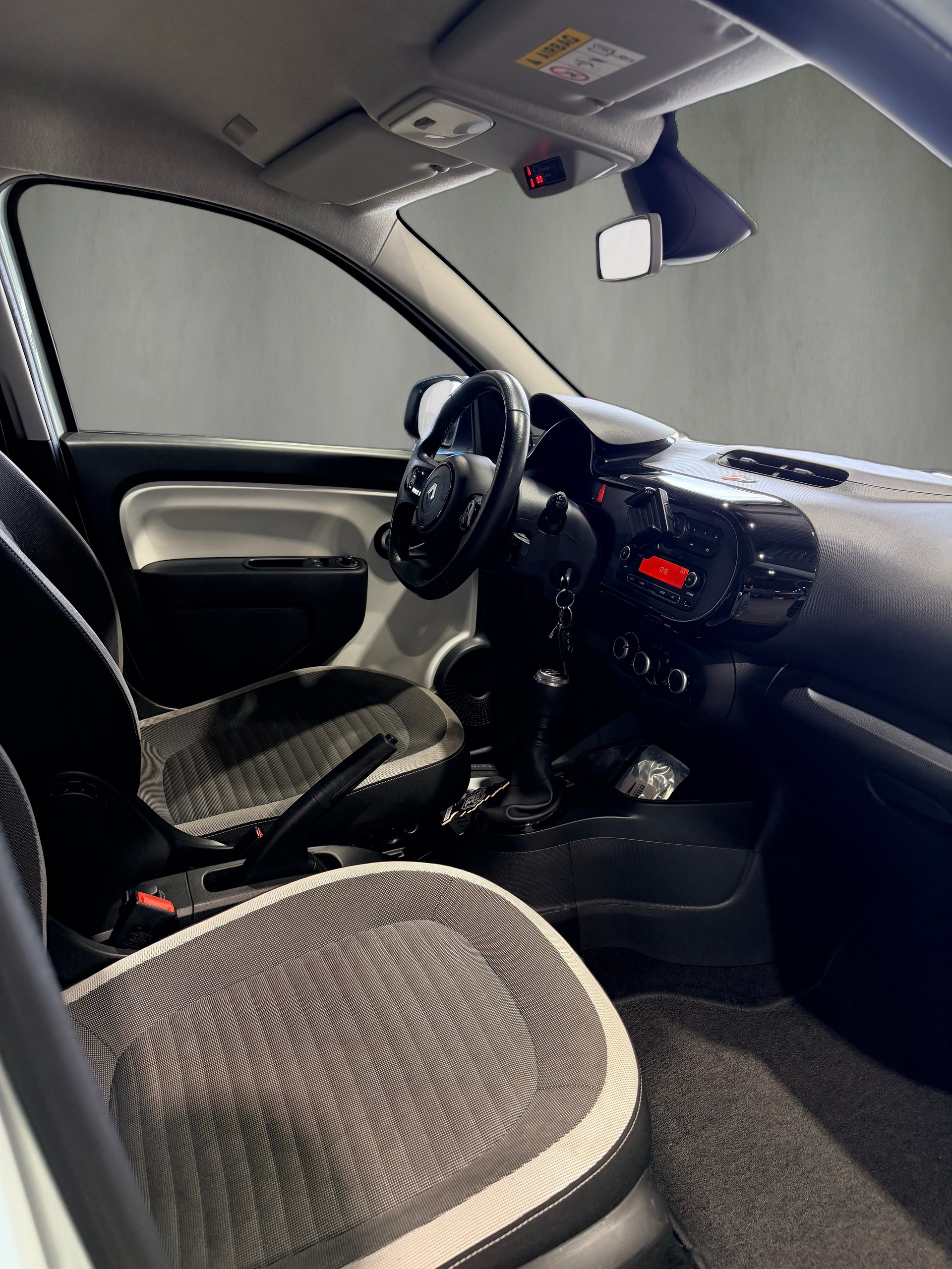RENAULT Twingo TCe 95 Zen-image-6