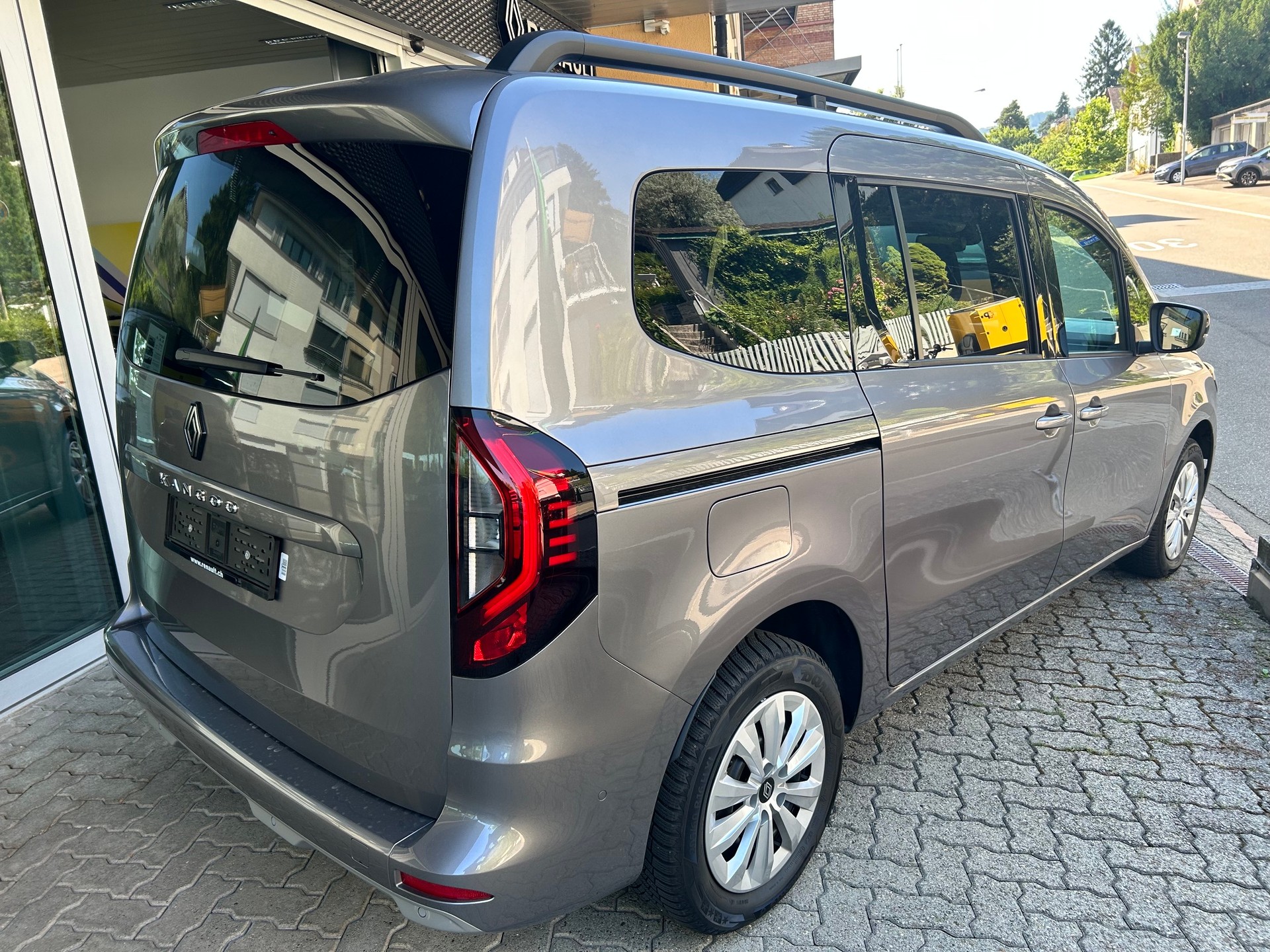 RENAULT Kangoo 1.3 TCe 130 PF Techno EDC-image-2