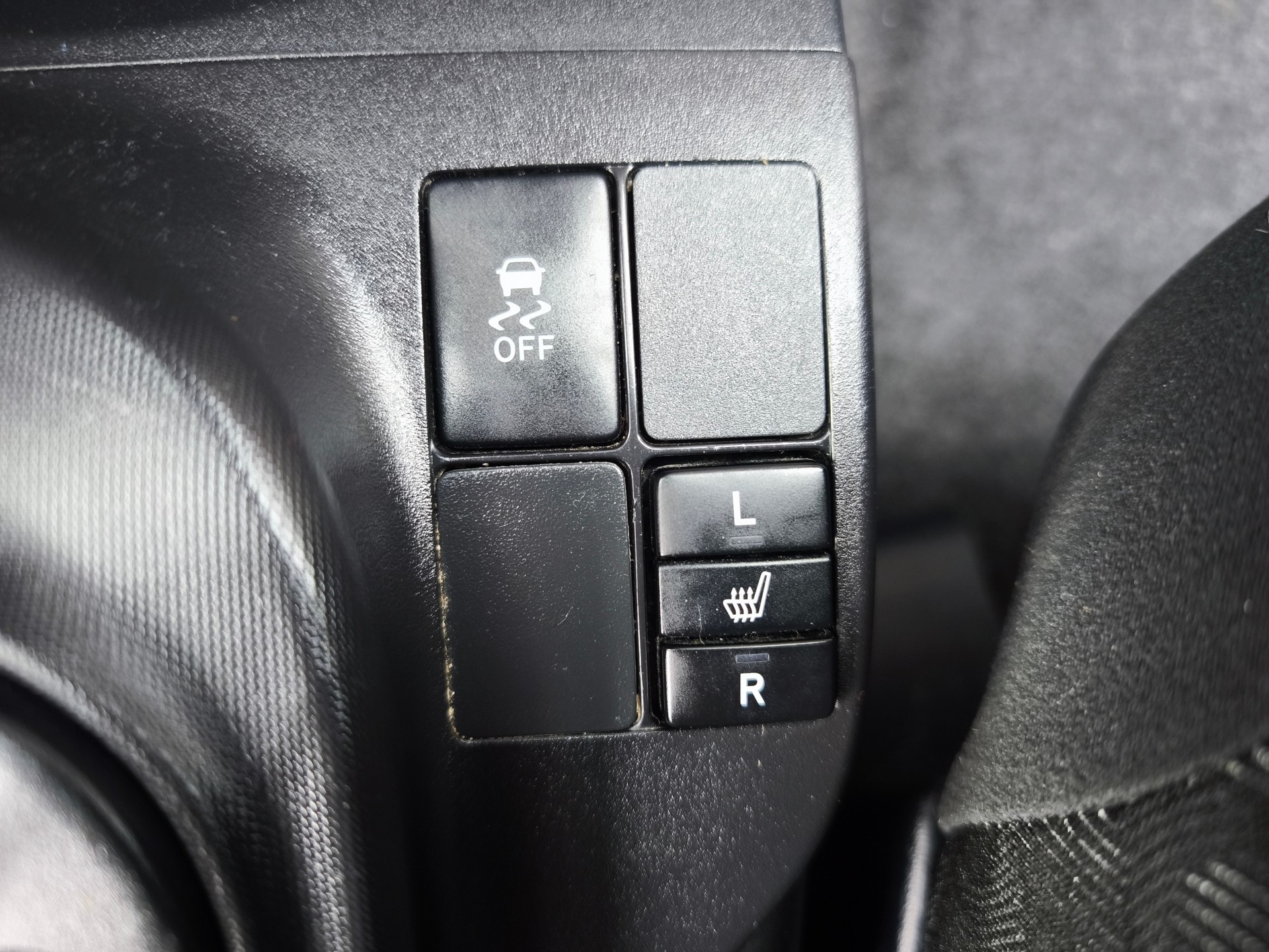TOYOTA iQ 1.0 VVT-i Linea Sol Multidrive-image-12