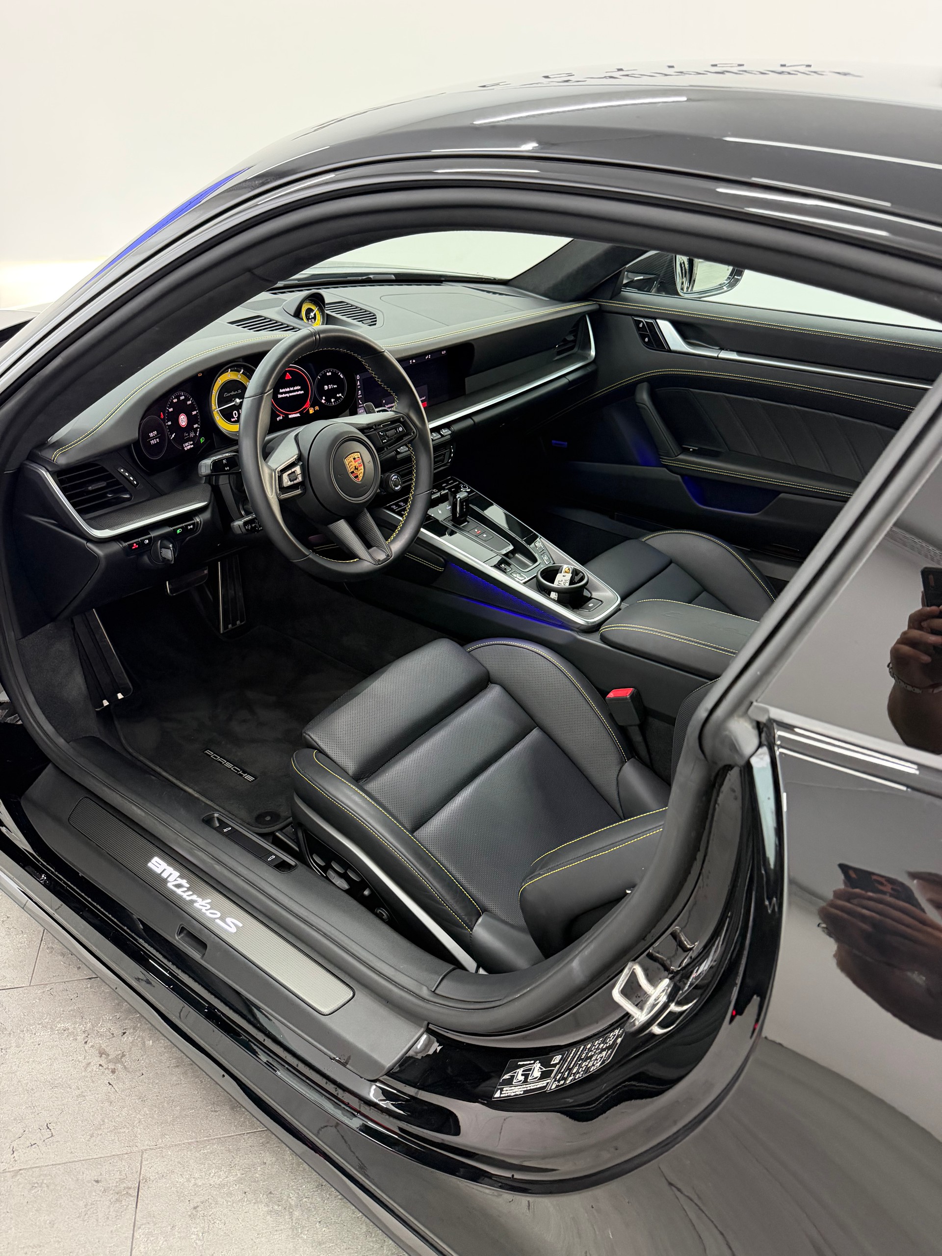 PORSCHE 911 Turbo S PDK-image-7