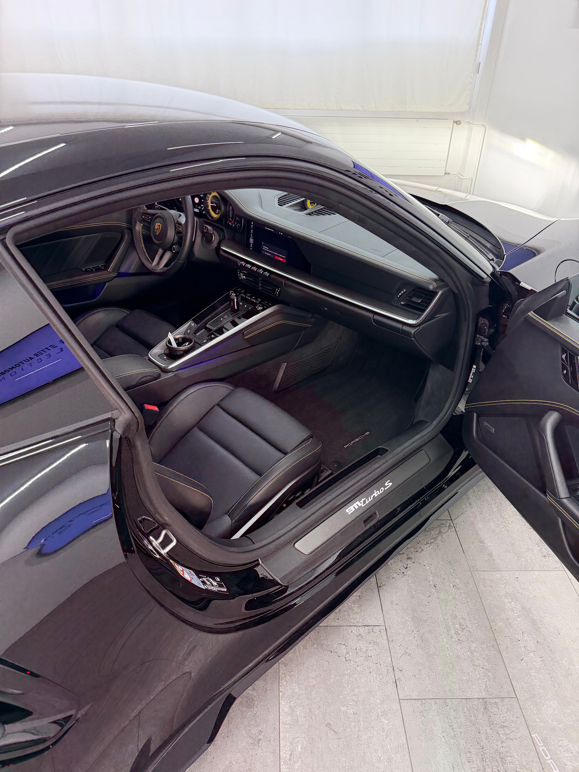 PORSCHE 911 Turbo S PDK-image-9