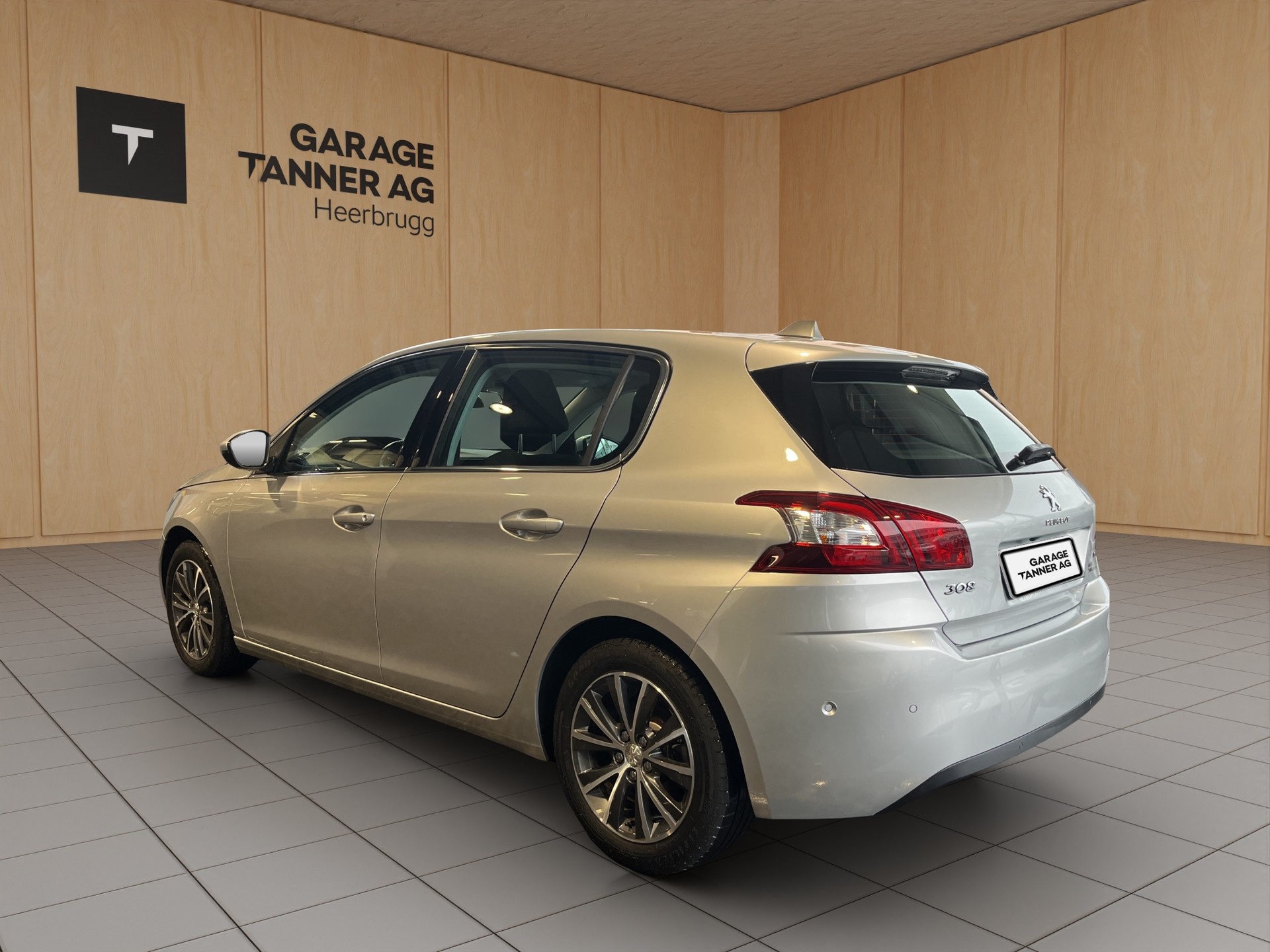 PEUGEOT 308 1.2 THP Allure-image-5