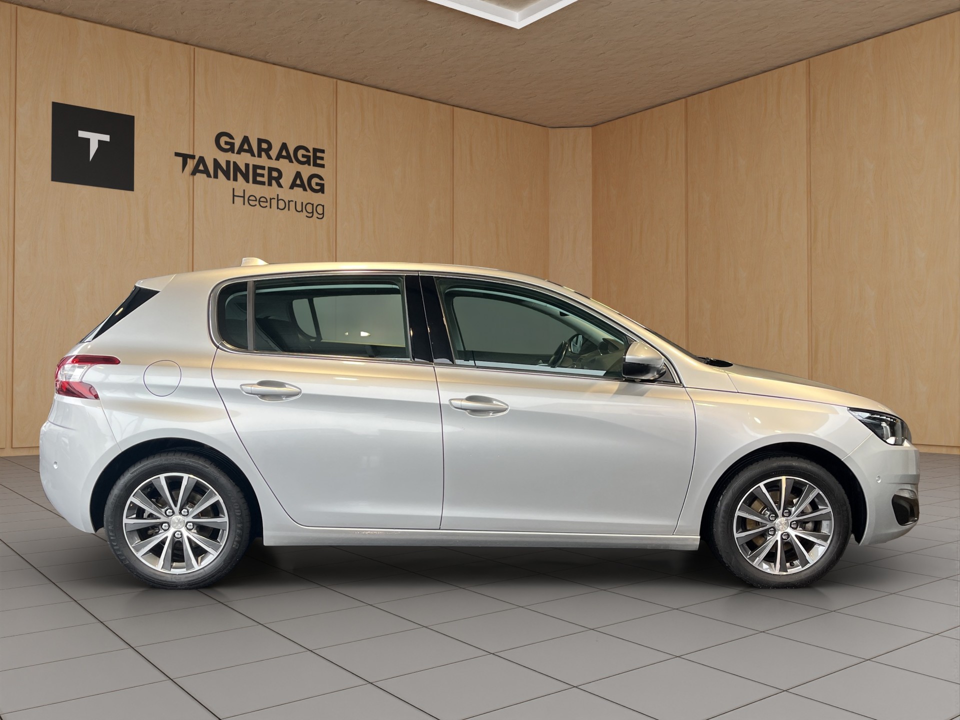PEUGEOT 308 1.2 THP Allure-image-3