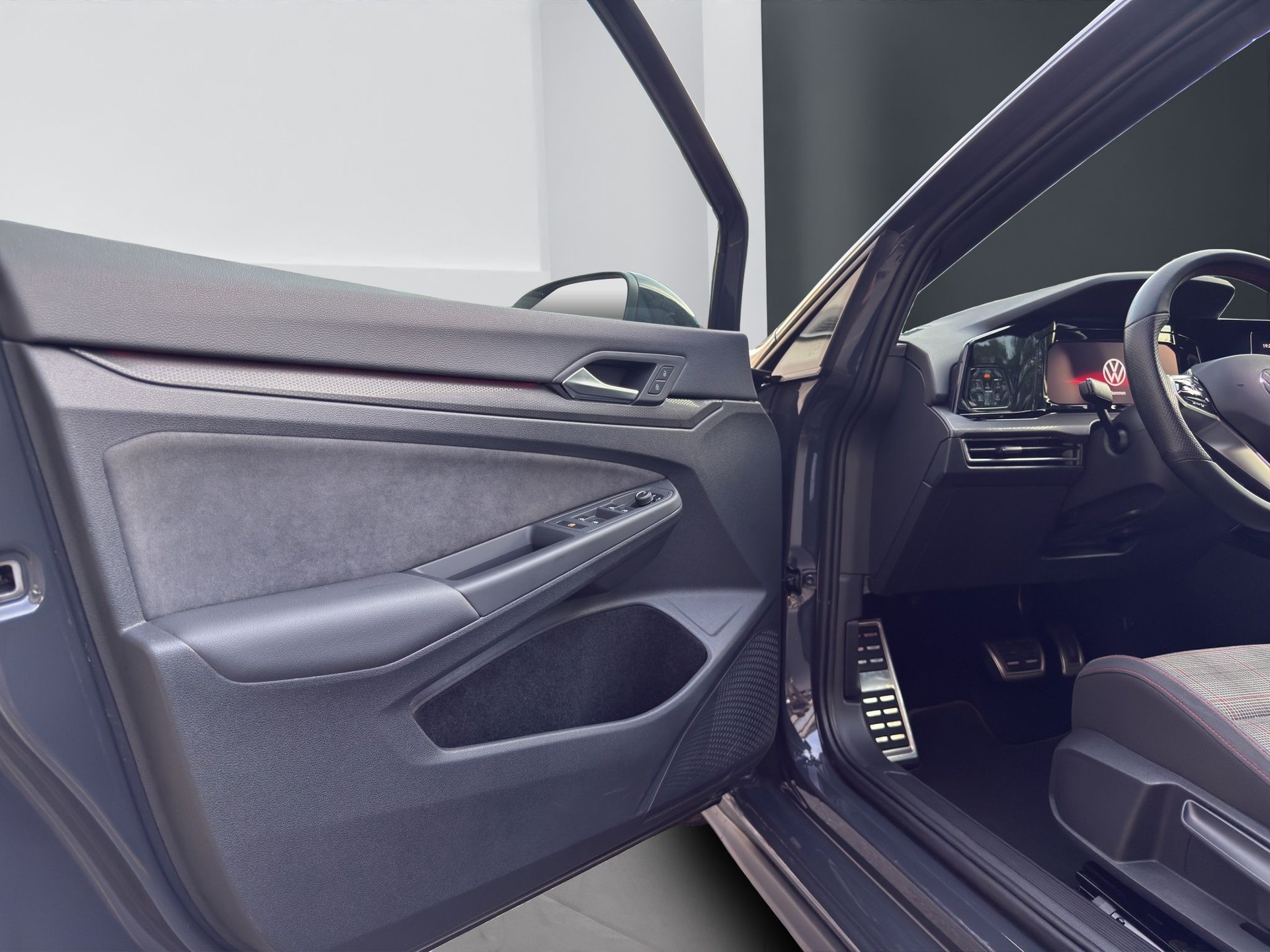 VW Golf 2.0 TSI GTI DSG-image-9