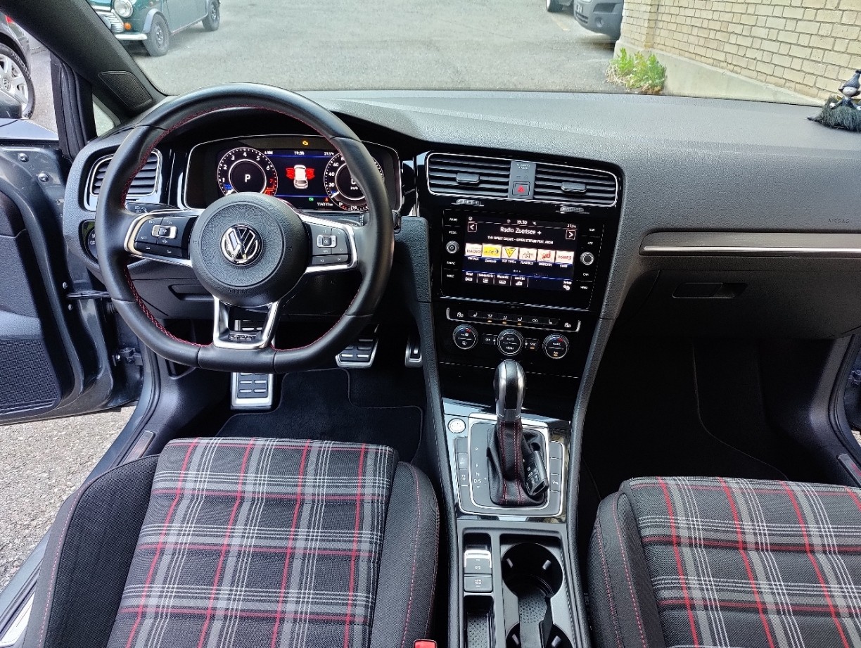 VW GTI Performance 2.0 TSI-image-12