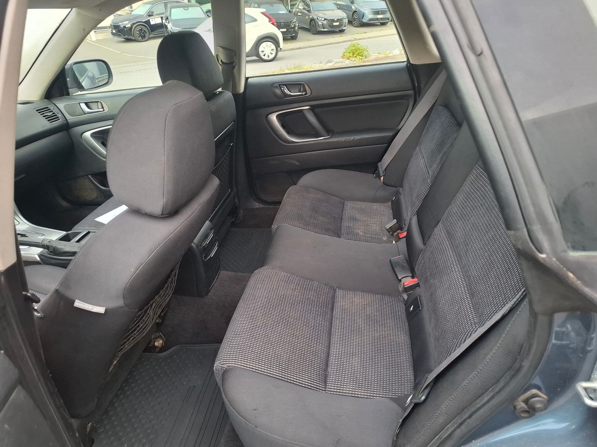 SUBARU Outback 2.5i AWD-image-4