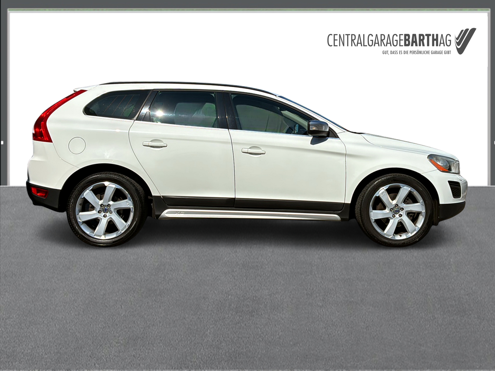 VOLVO XC60 2.4 D4 Momentum AWD-image-4