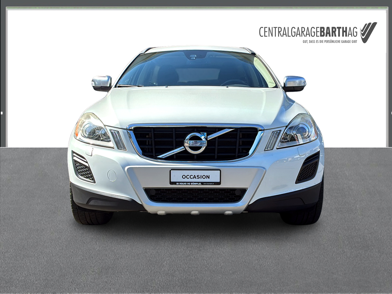 VOLVO XC60 2.4 D4 Momentum AWD-image-1