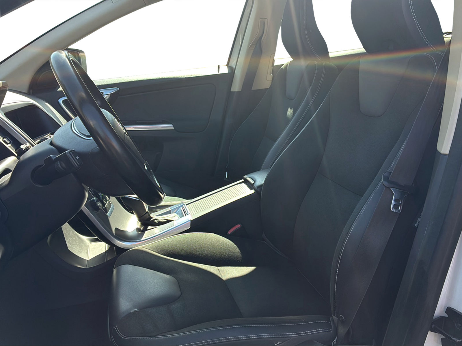 VOLVO XC60 2.4 D4 Momentum AWD-image-8