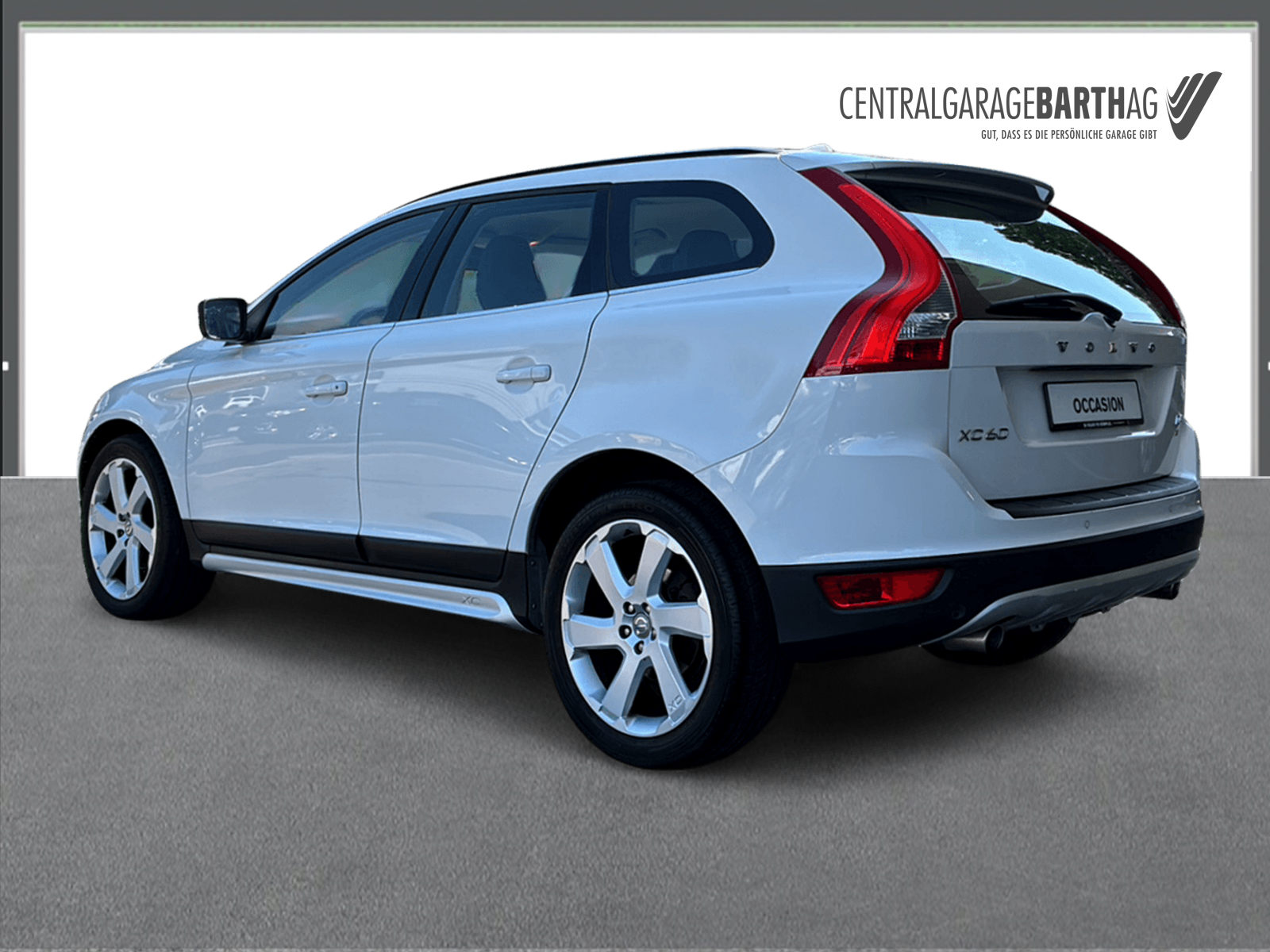 VOLVO XC60 2.4 D4 Momentum AWD-image-5