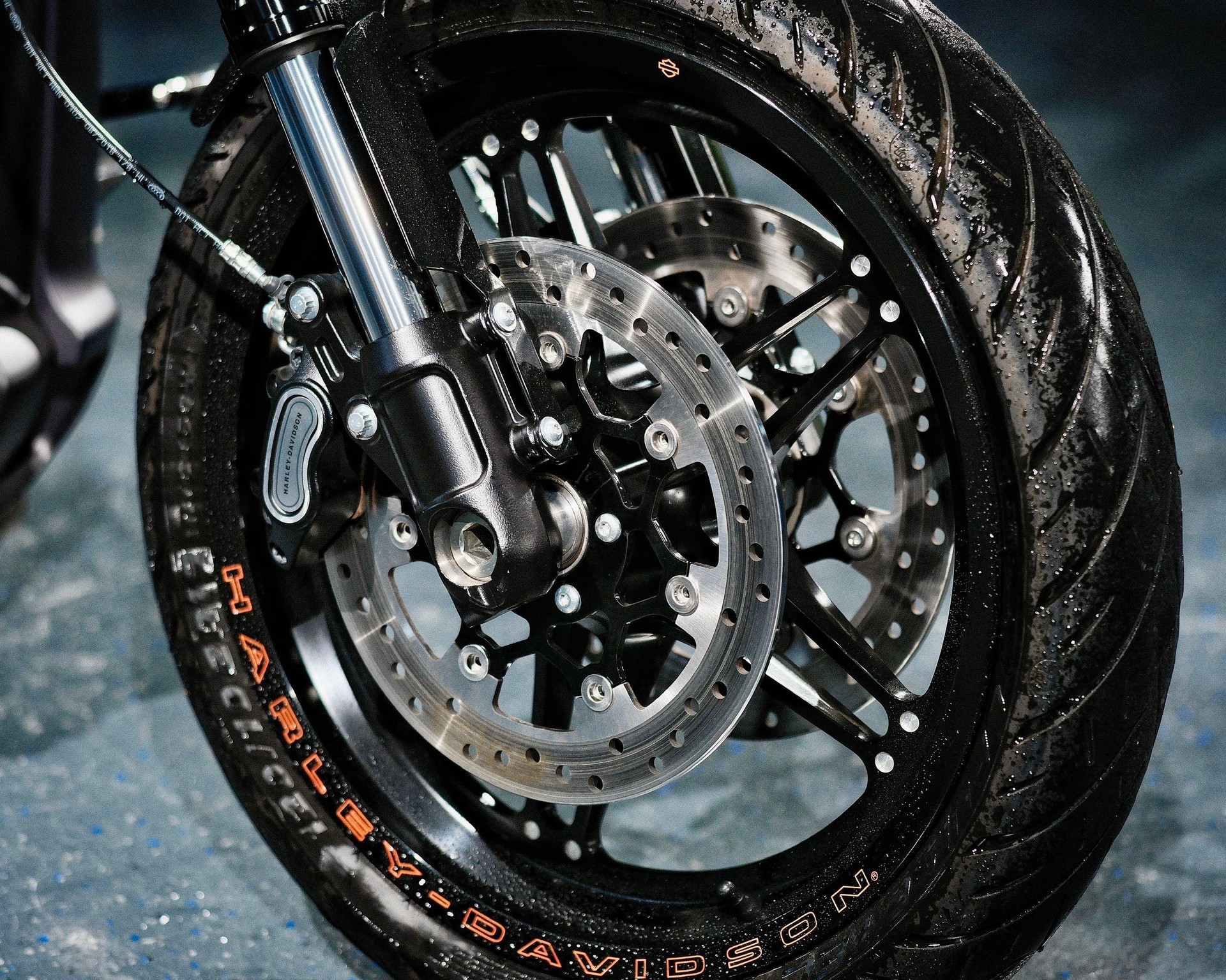 HARLEY-DAVIDSON FXDRS 114 ABS-image-7