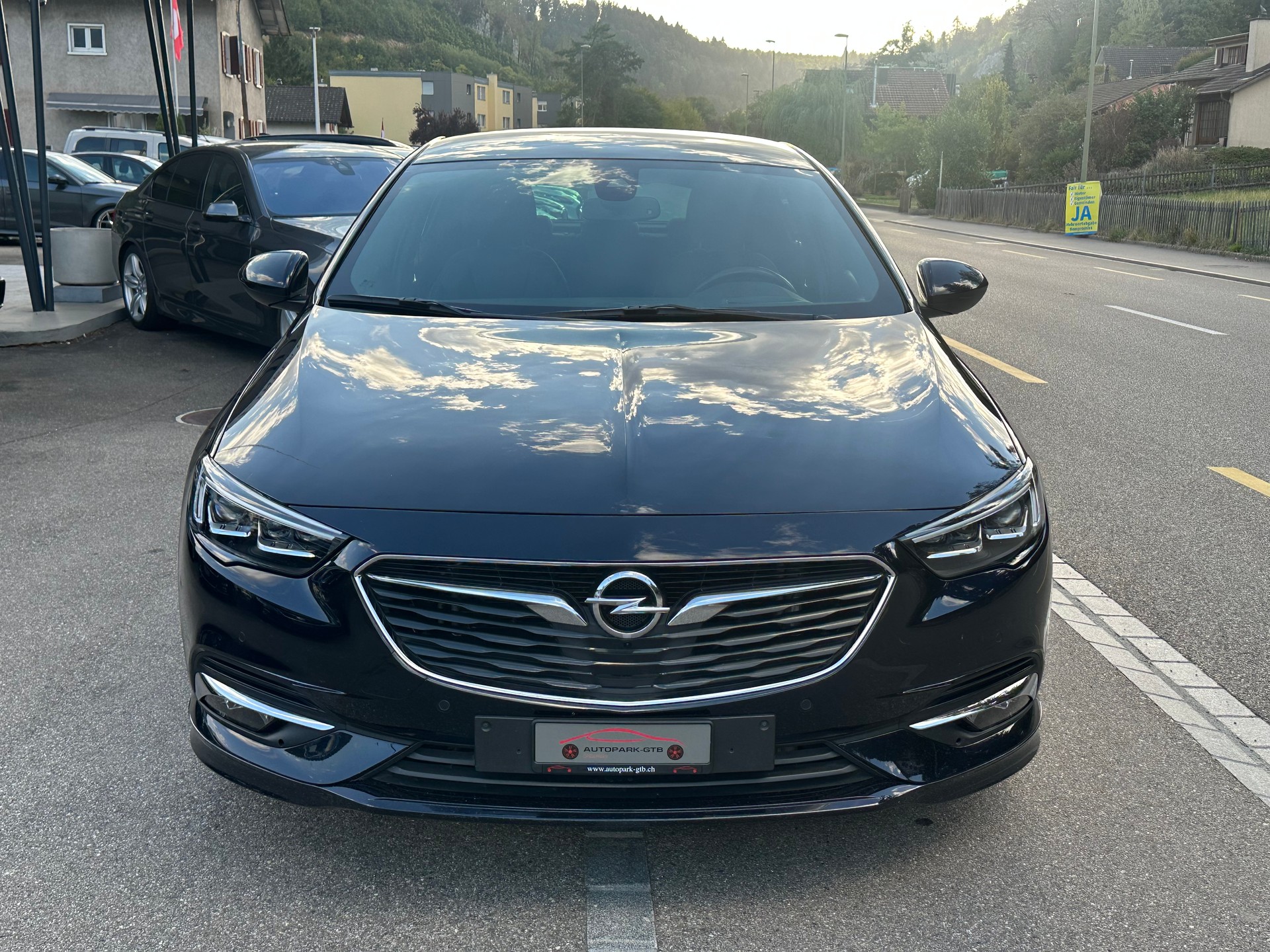 OPEL Insignia 2.0 T Grand Sport Excellence 4WD Automat.-image-2