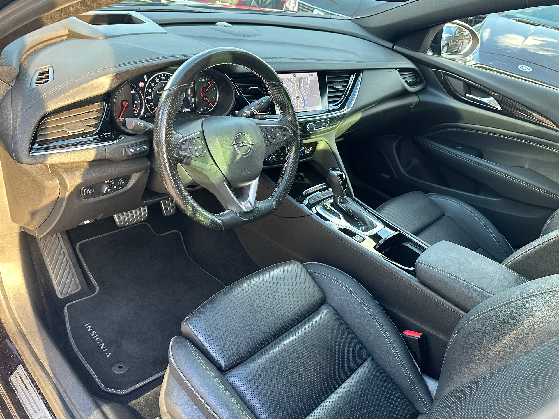 OPEL Insignia 2.0 T Grand Sport Excellence 4WD Automat.-image-9