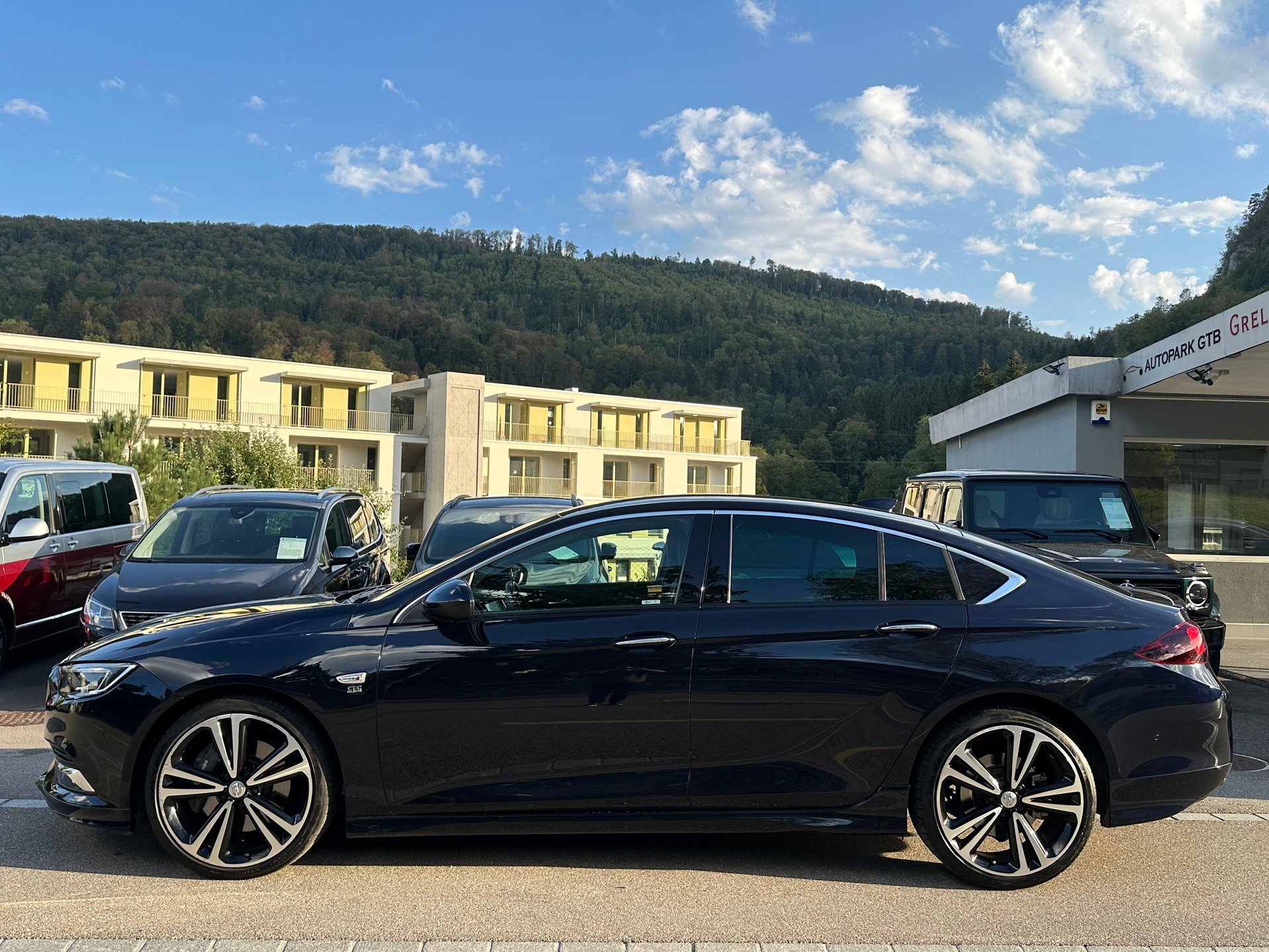 OPEL Insignia 2.0 T Grand Sport Excellence 4WD Automat.-image-3