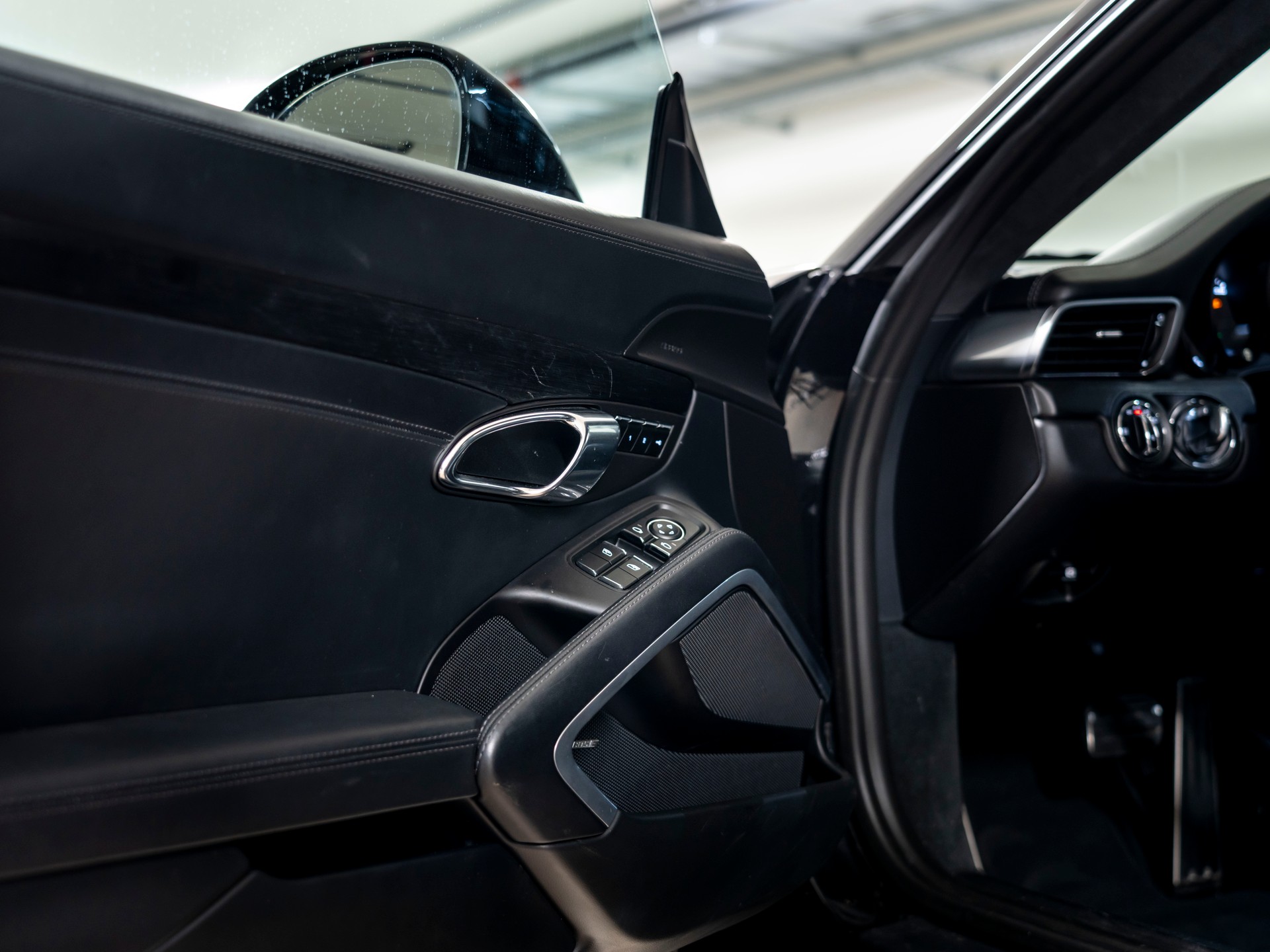 PORSCHE 911 Carrera 4 GTS PDK-image-23