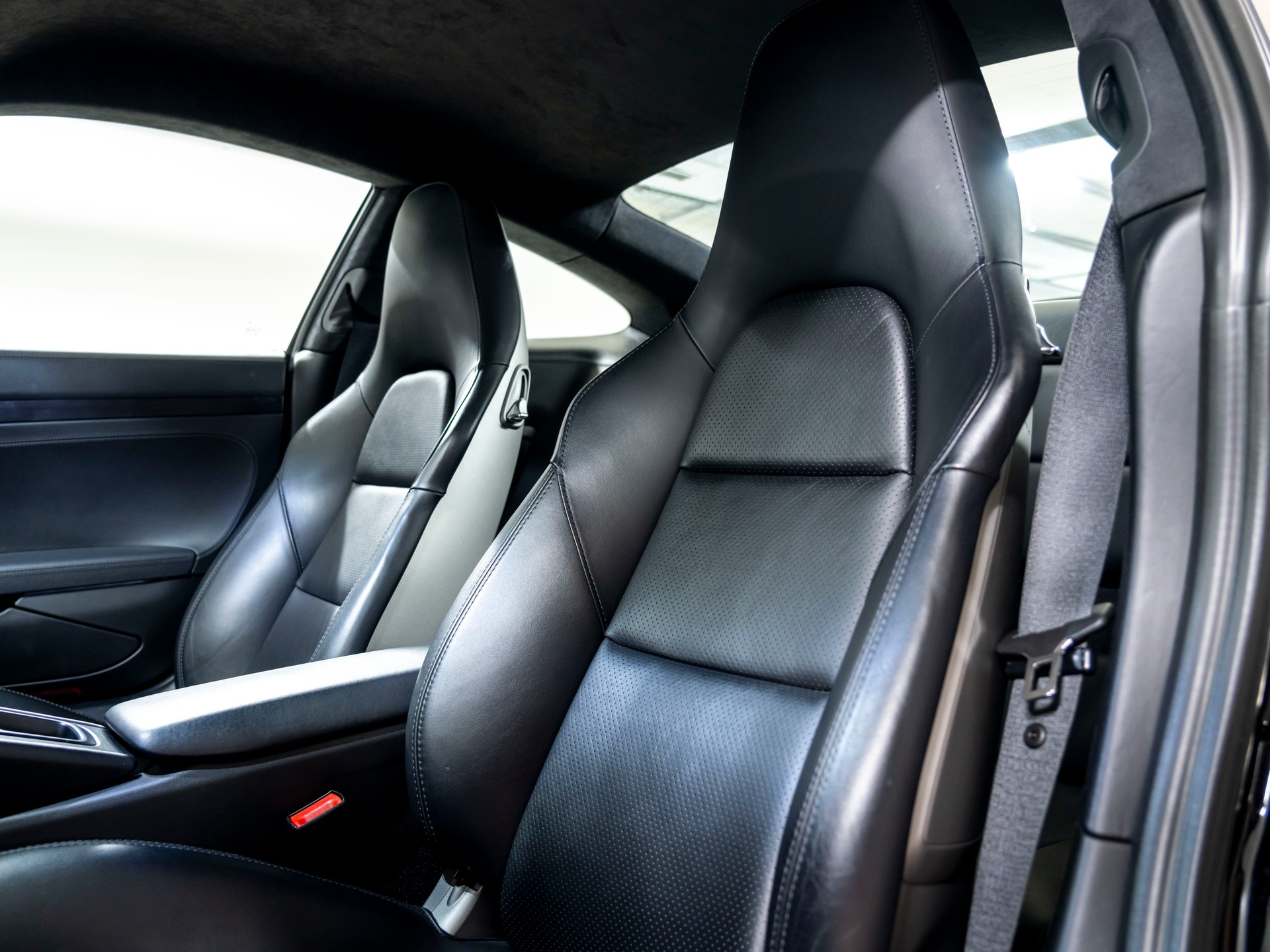 PORSCHE 911 Carrera 4 GTS PDK-image-14