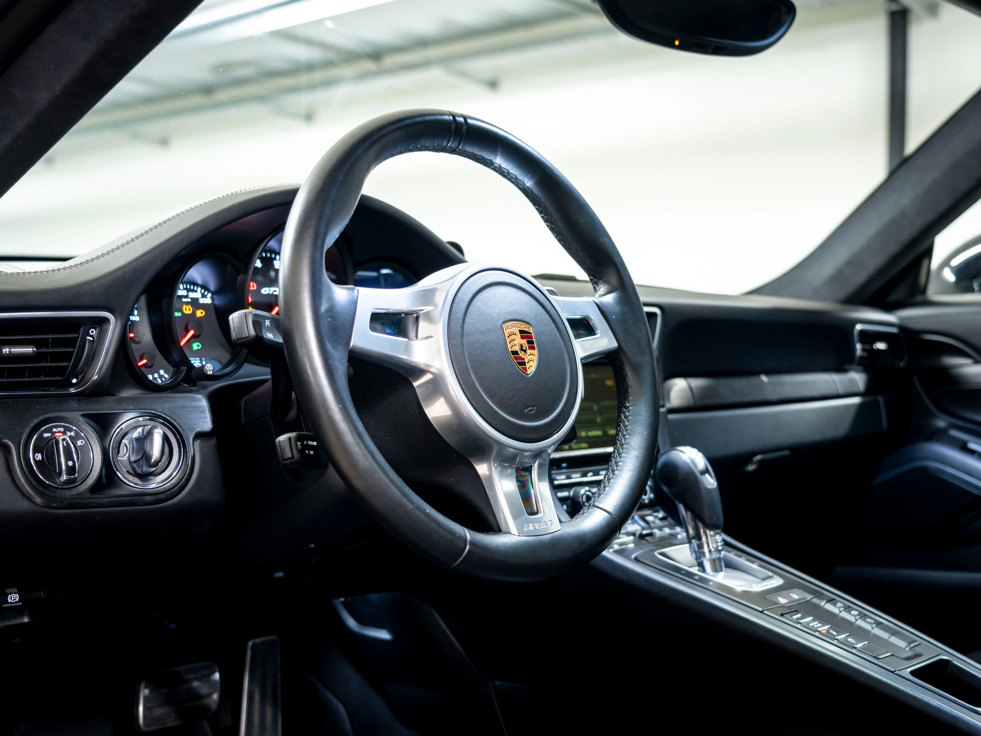 PORSCHE 911 Carrera 4 GTS PDK-image-13