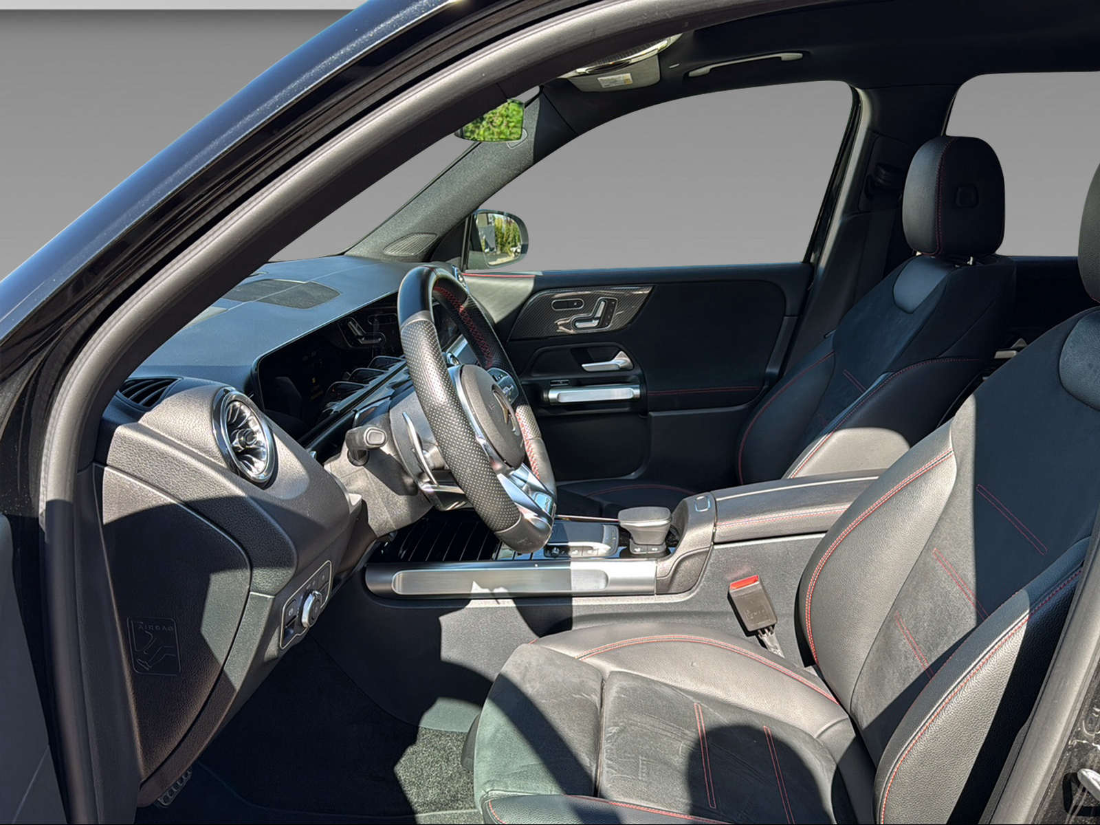 MERCEDES-BENZ GLB 35 AMG 4matic-image-13
