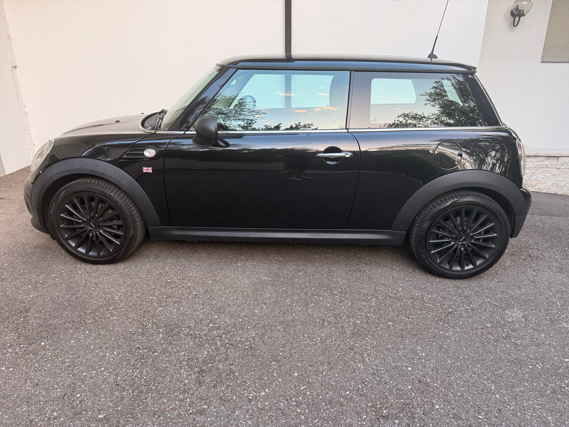 MINI One-image-3