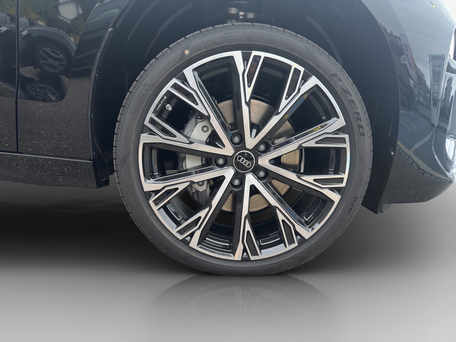 AUDI A6 Avant e-tron quattro-image-13