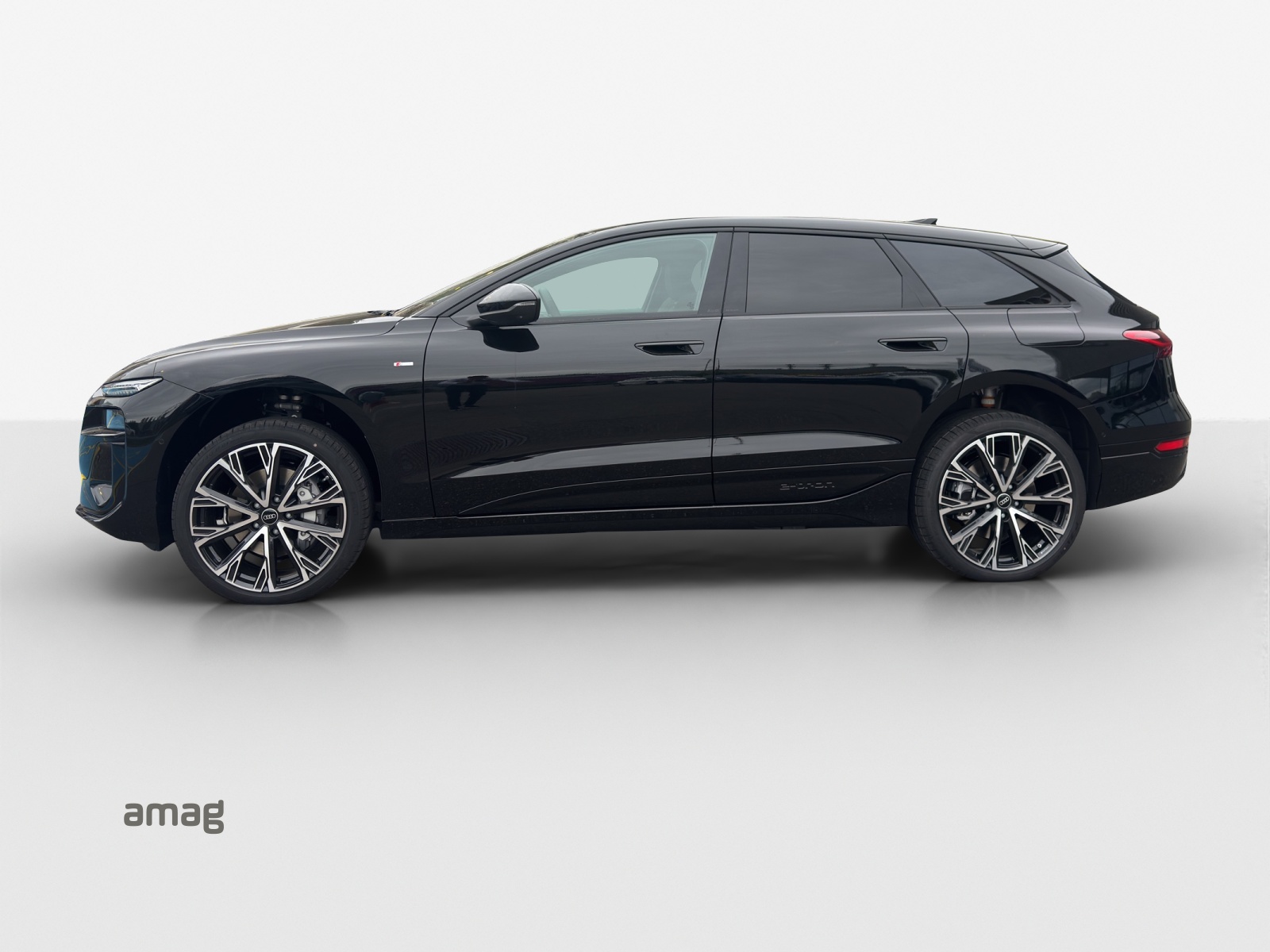 AUDI A6 Avant e-tron quattro-image-1