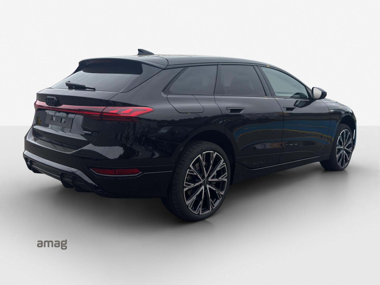 AUDI A6 Avant e-tron quattro-image-4
