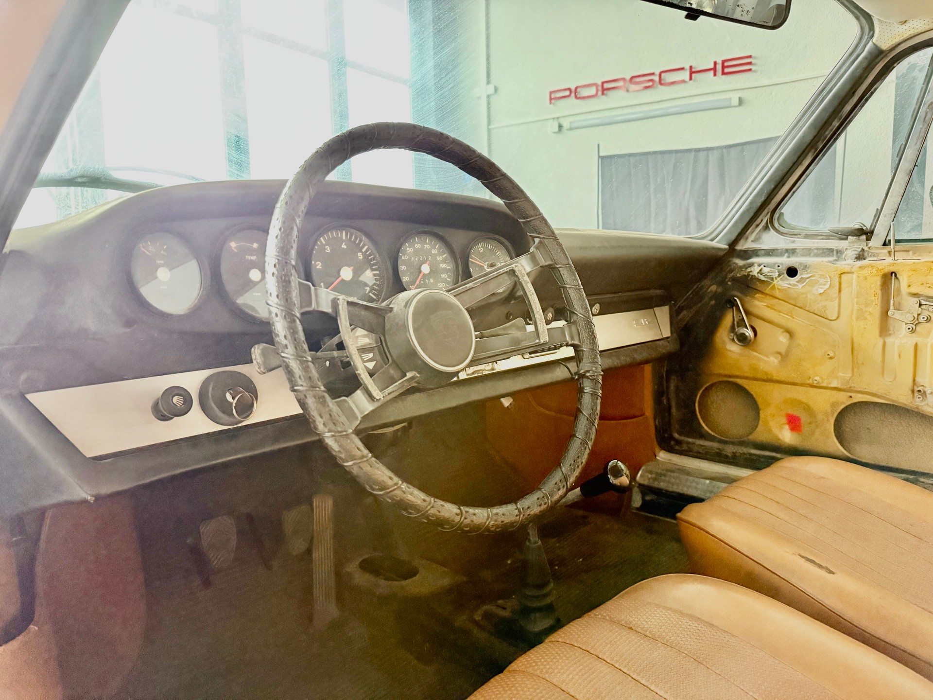 PORSCHE Coupé 1.6-image-8