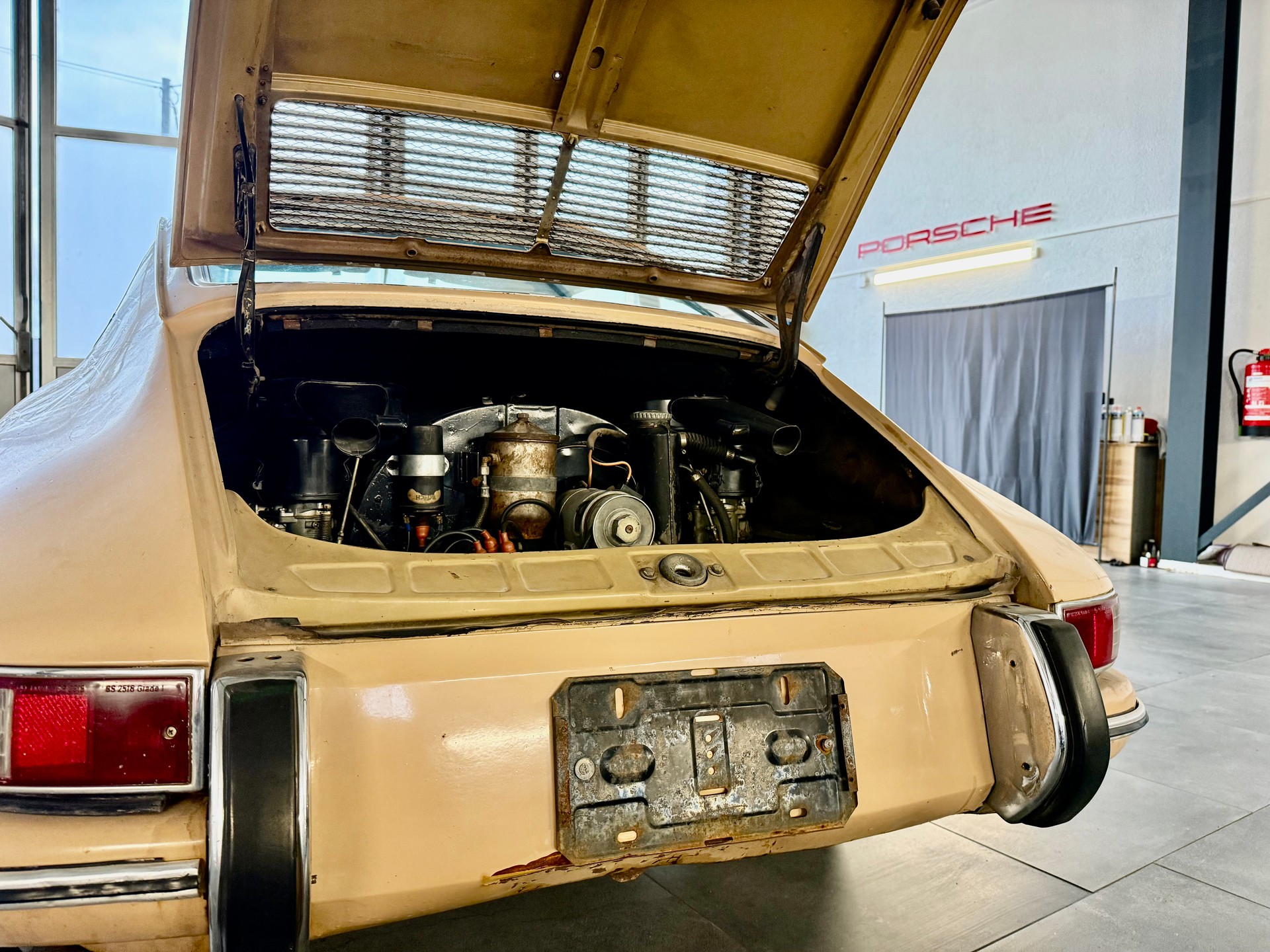 PORSCHE Coupé 1.6-image-6