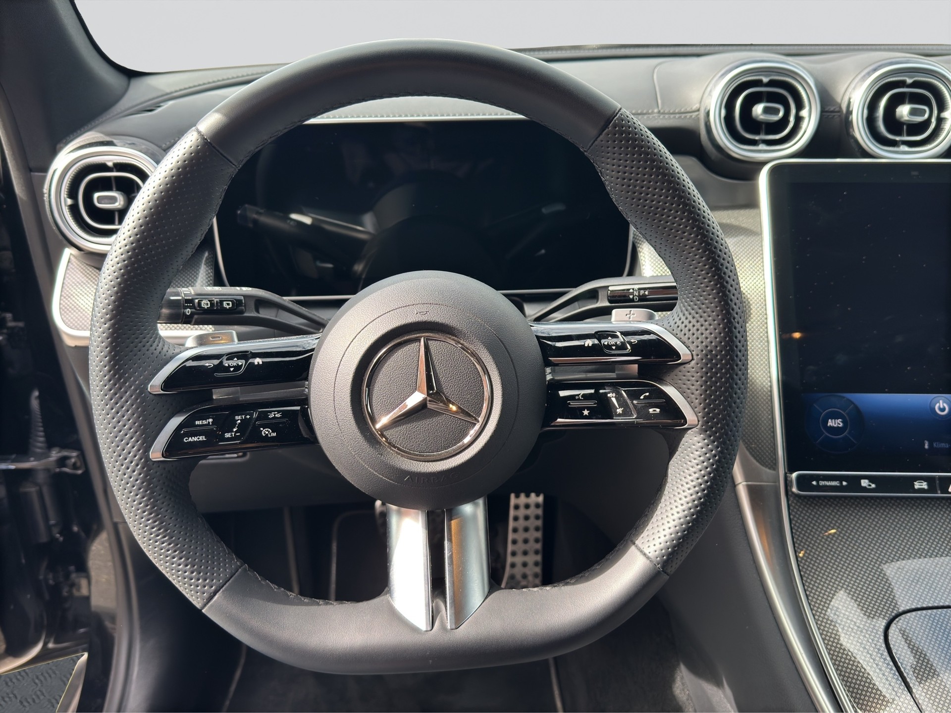 MERCEDES-BENZ GLC 300 d 4Matic 9G-Tronic AMG Edition-image-9