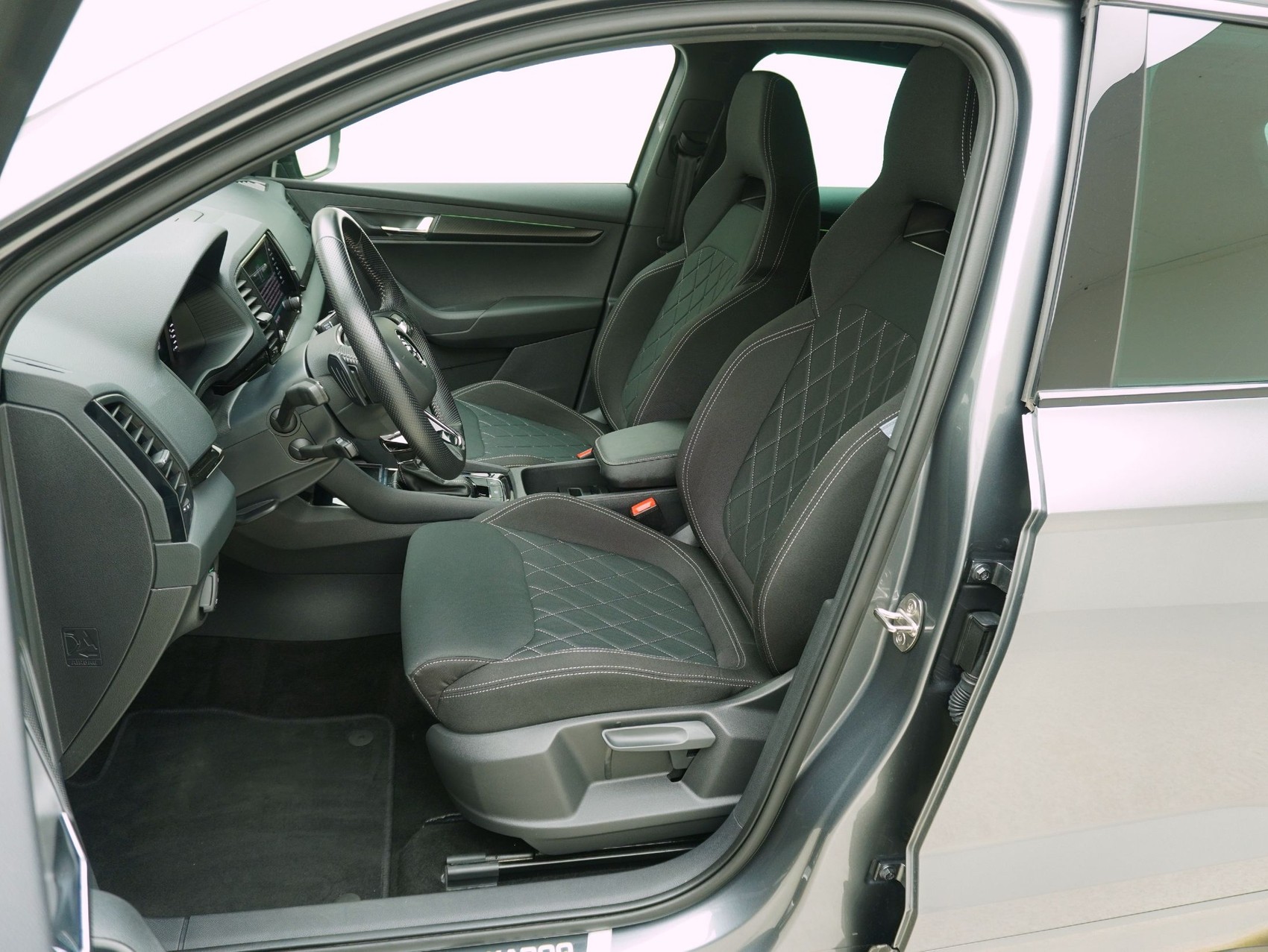 SKODA Karoq 2.0 TSI SportLine 4x4 DSG-image-7