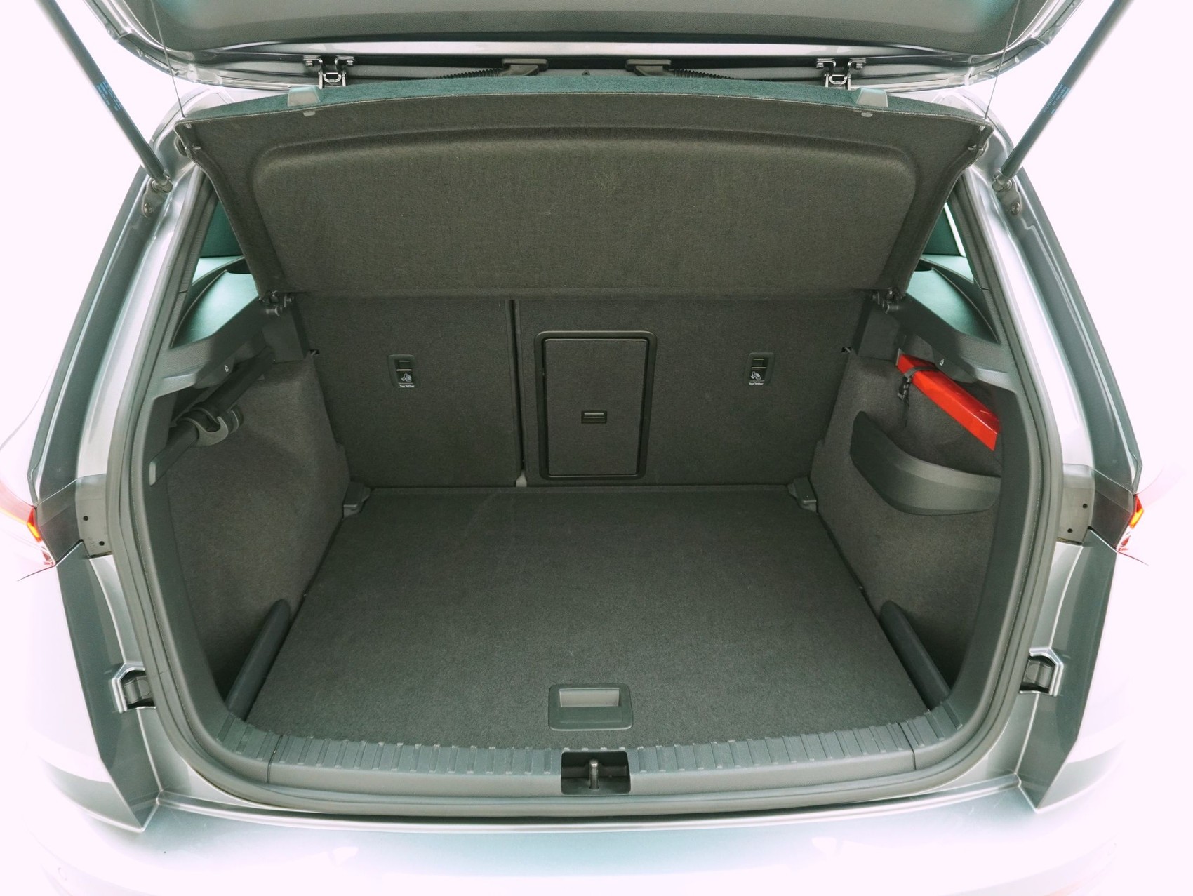 SKODA Karoq 2.0 TSI SportLine 4x4 DSG-image-13