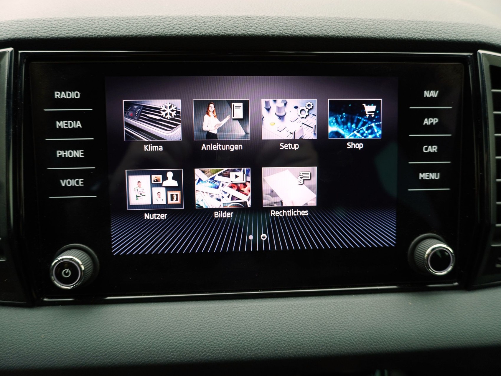SKODA Karoq 2.0 TSI SportLine 4x4 DSG-image-16