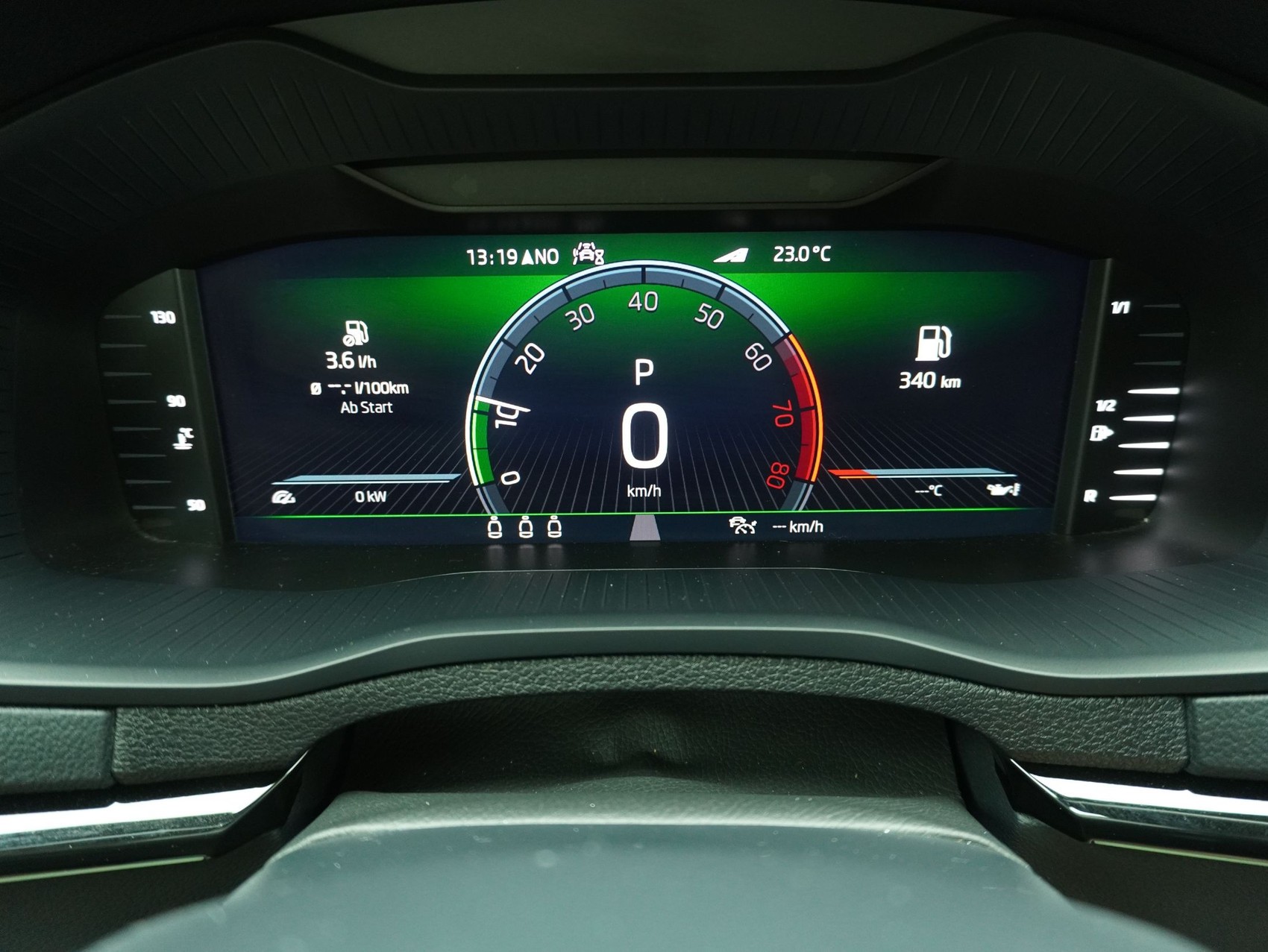 SKODA Karoq 2.0 TSI SportLine 4x4 DSG-image-14